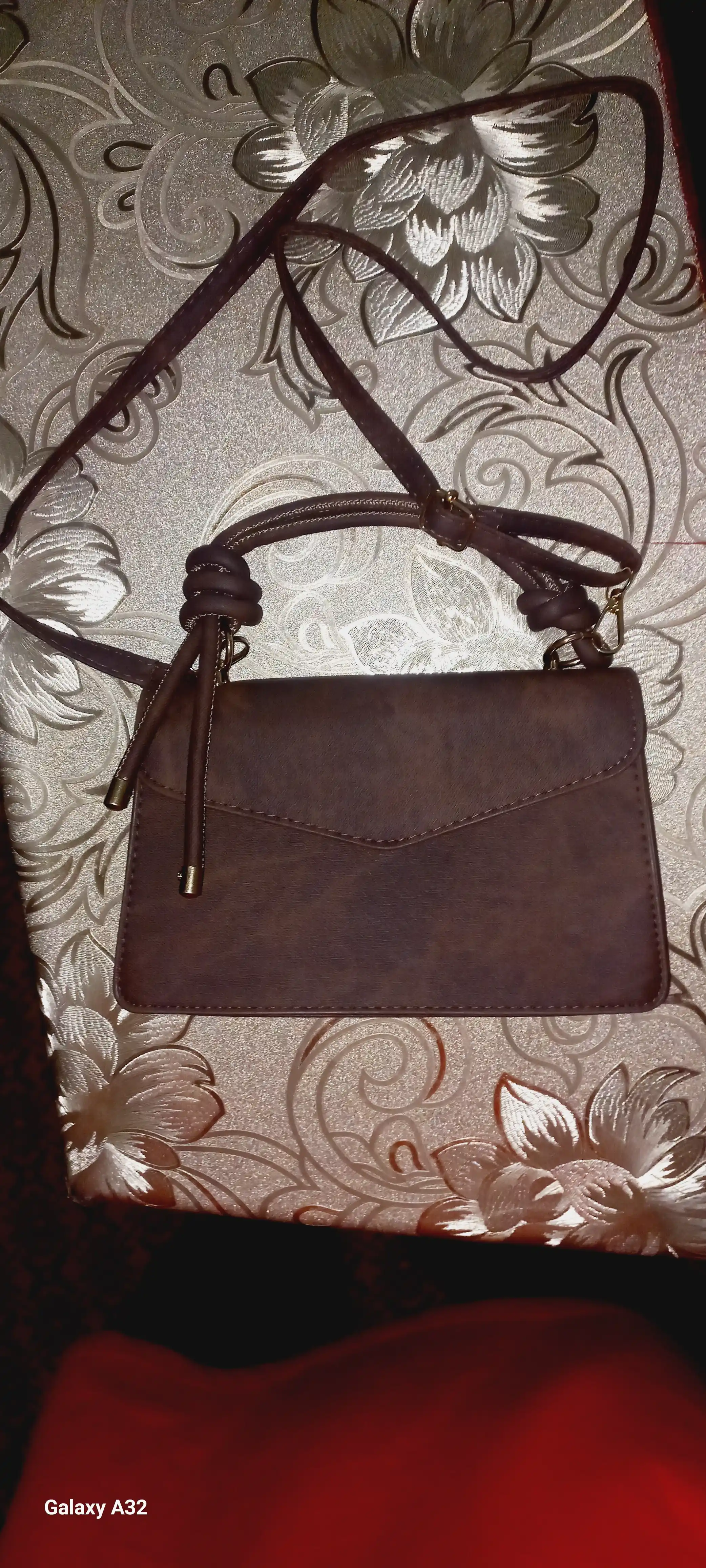 Женская сумка кросс-боди с клапаном и фактурой PU, 23×14 см
