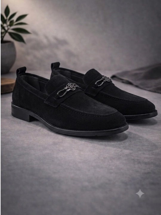 Elegant va qulay qora zamsh loferlar