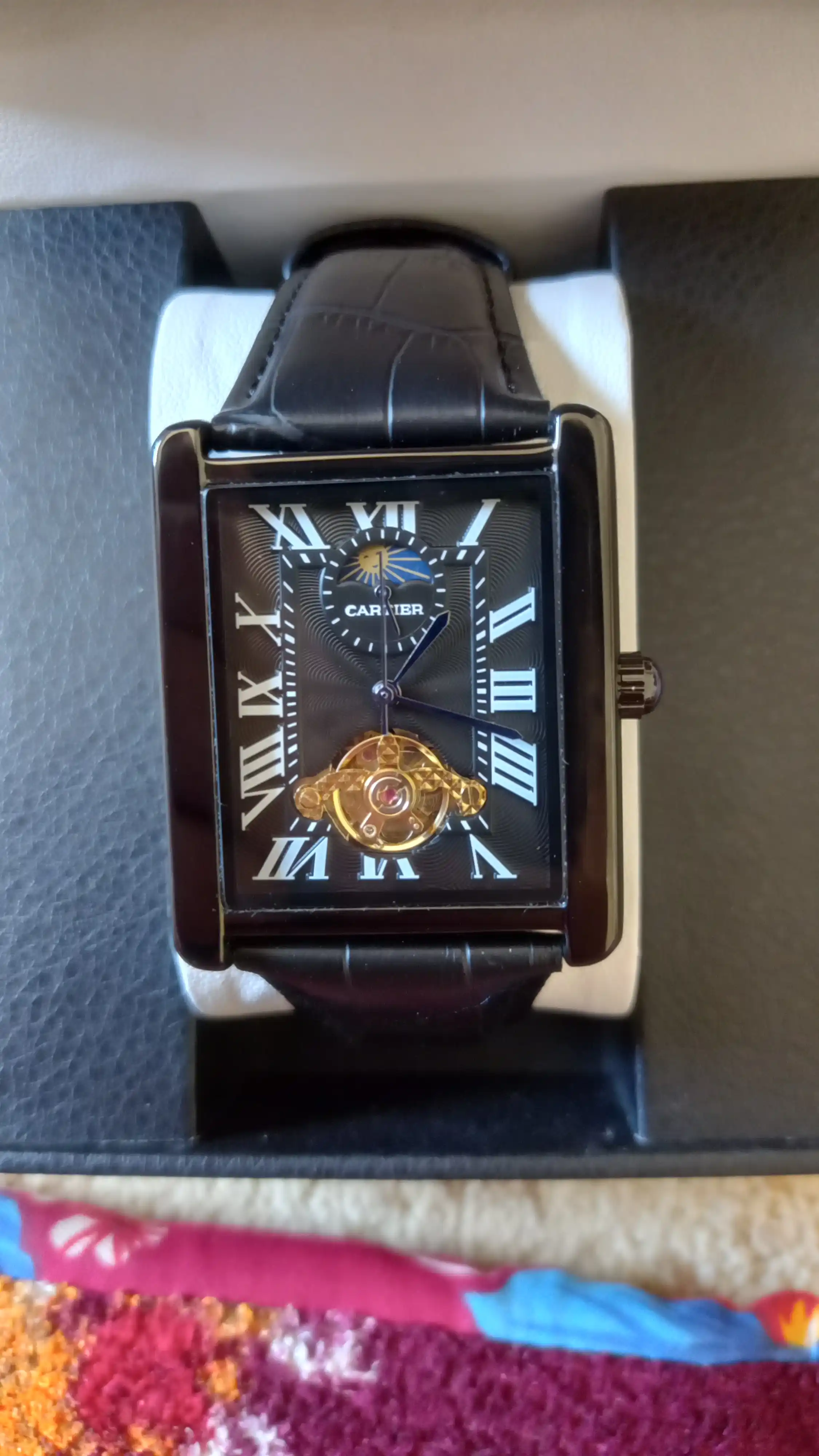 Cartier Tank MS mexanik soati, eko-charm kamar, kun va tun funksiyasi