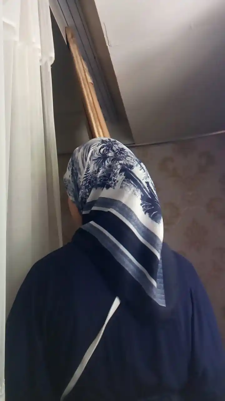 Ayollar boshidagi ro‘mol, sirpanmaydigan, nafas oladigan, hijob