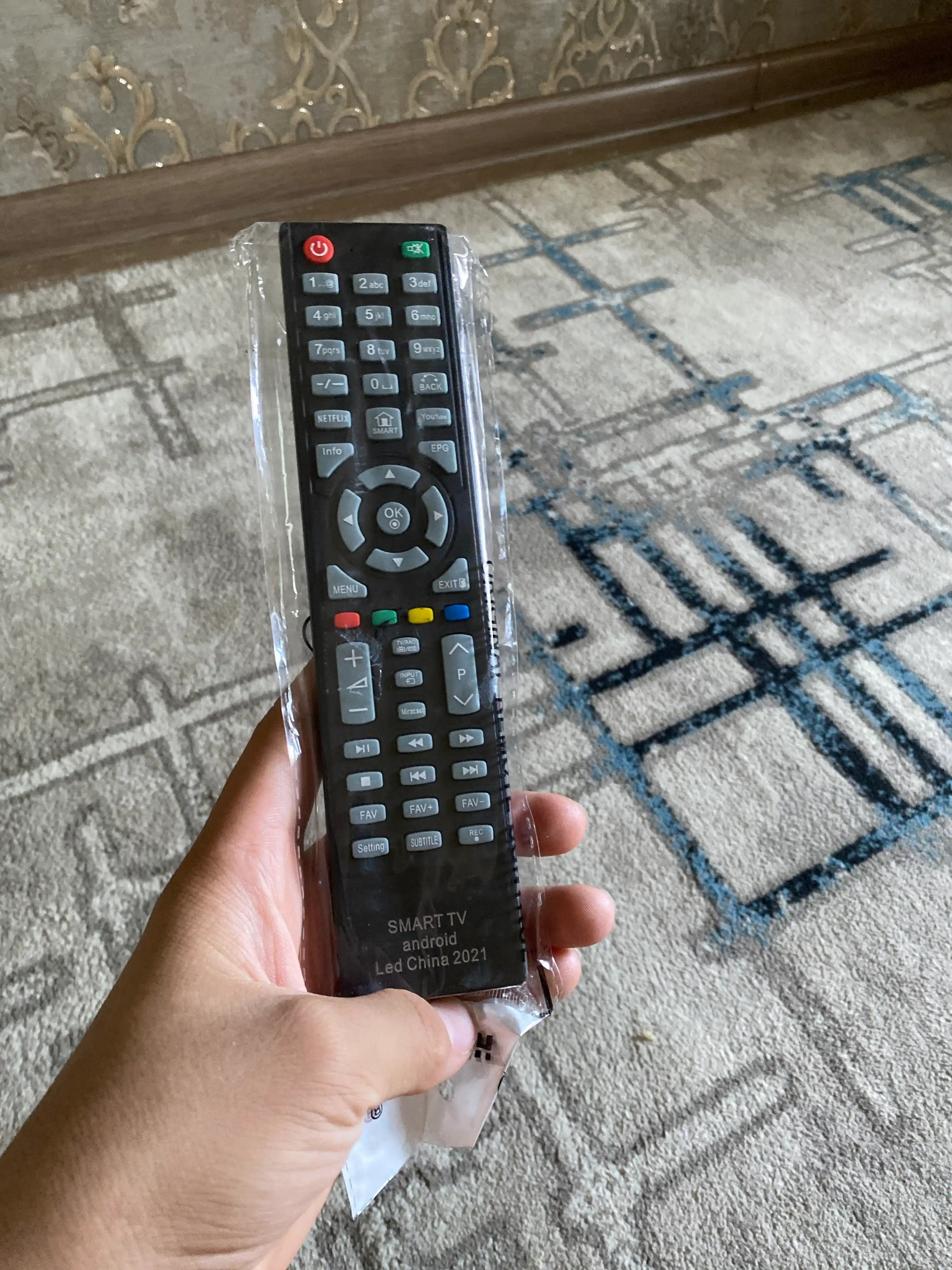 Smart TV Android LED pulti, universal infraqizil masofadan boshqarish (China 2021)