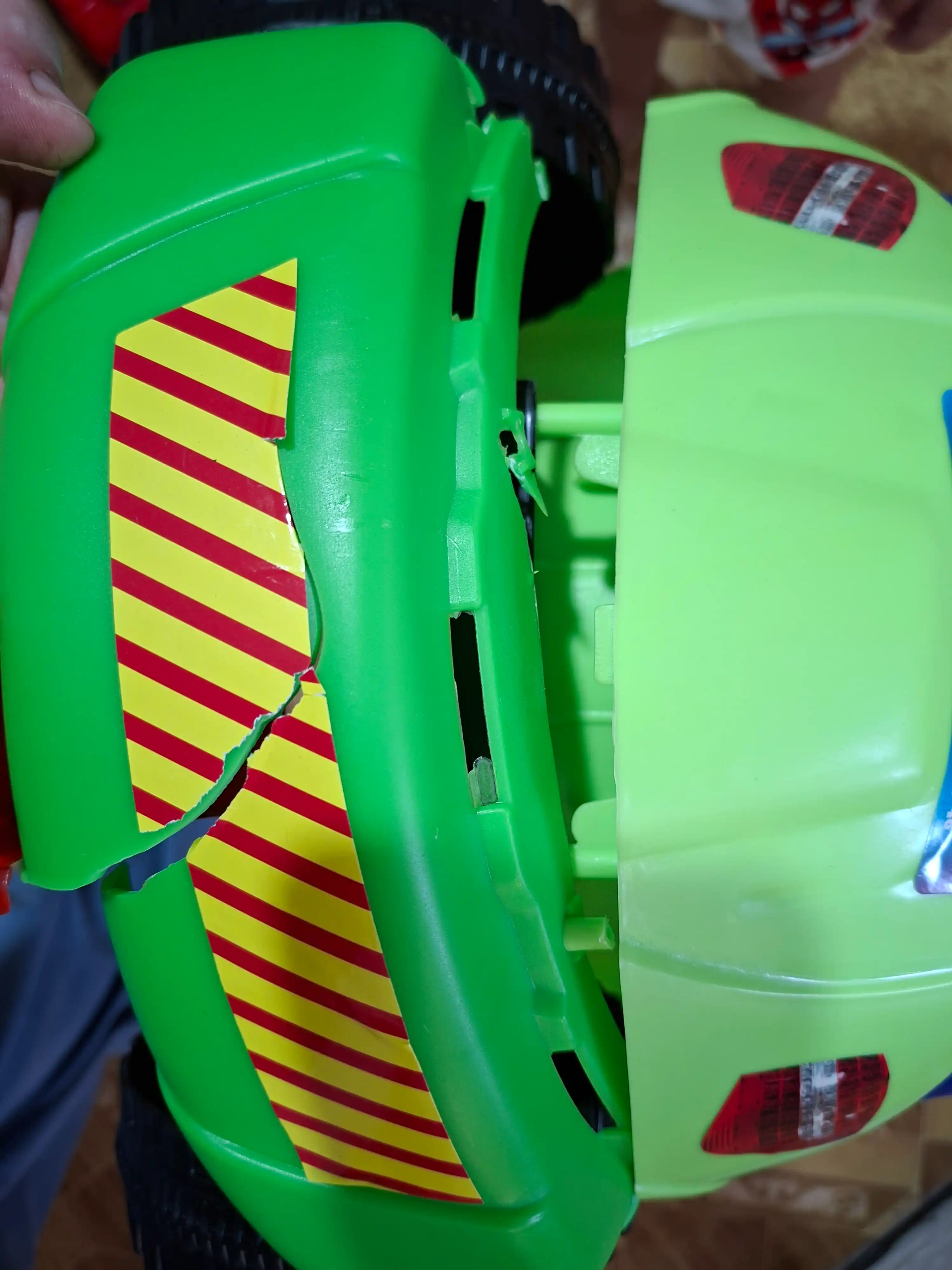 Bolalar uchun plastmassali tirkamali tolokar mashinasi