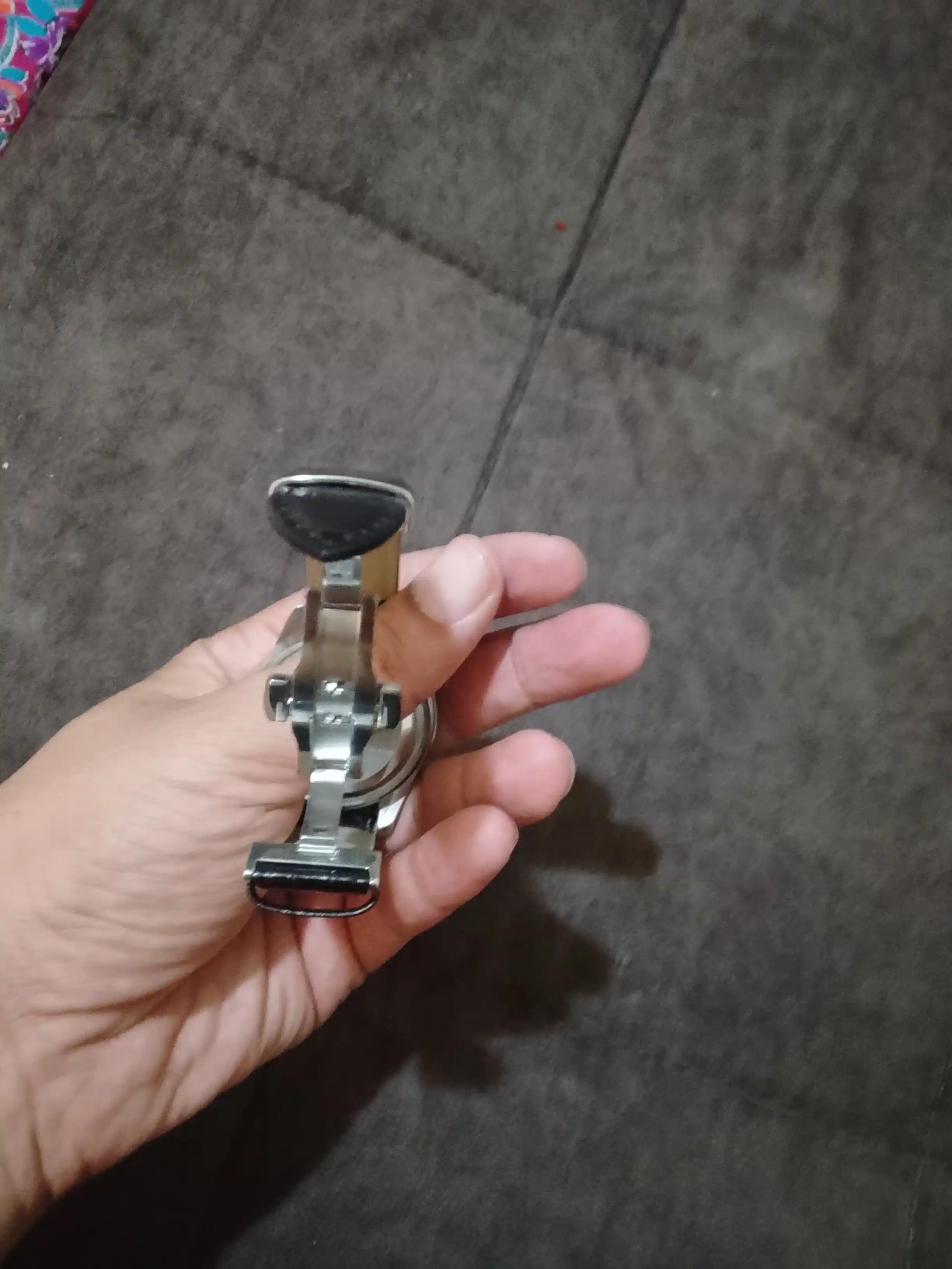 Еrkaklar soat kamari 20,22 mm, klassik soat tasmalari, tutqich mexanizimi bilan