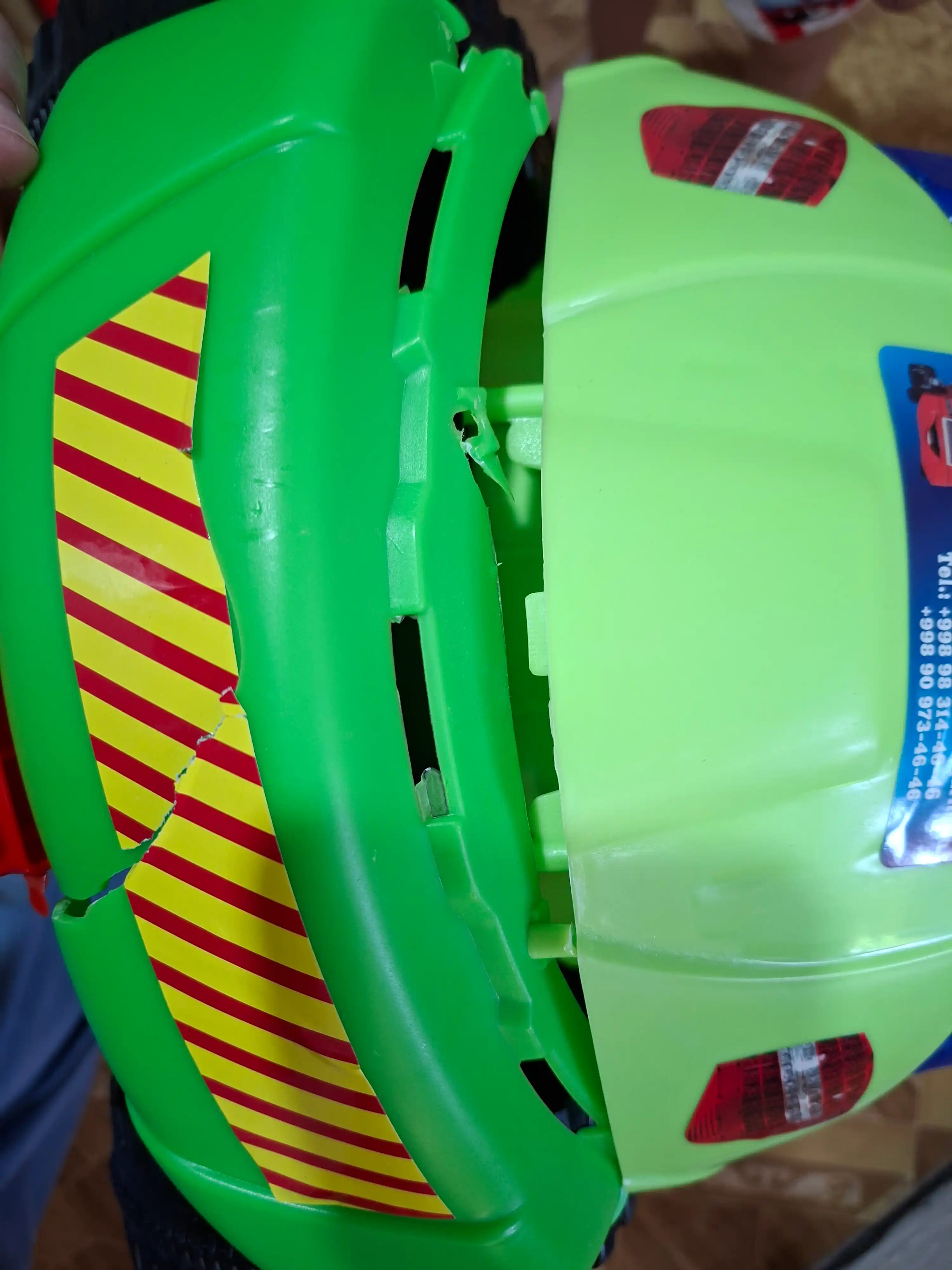 Bolalar uchun plastmassali tirkamali tolokar mashinasi