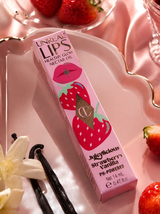 Qulupnay-vanilli yaltiroq lab yog‘i, Charlotte Tilbury Unreal Lips Strawberry Vanilla, 14 ml