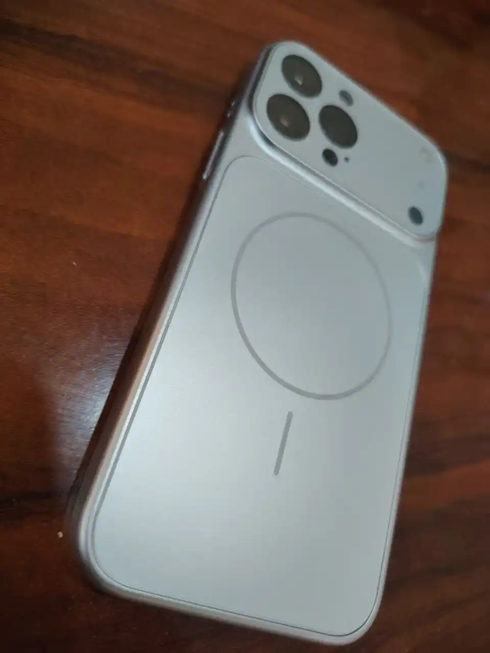 IPhone 11, 12, 13, 14, 15, 16, 17 Pro, Pro Max, Magsafe, iPhone 17 uslubidagi g‘iloflar