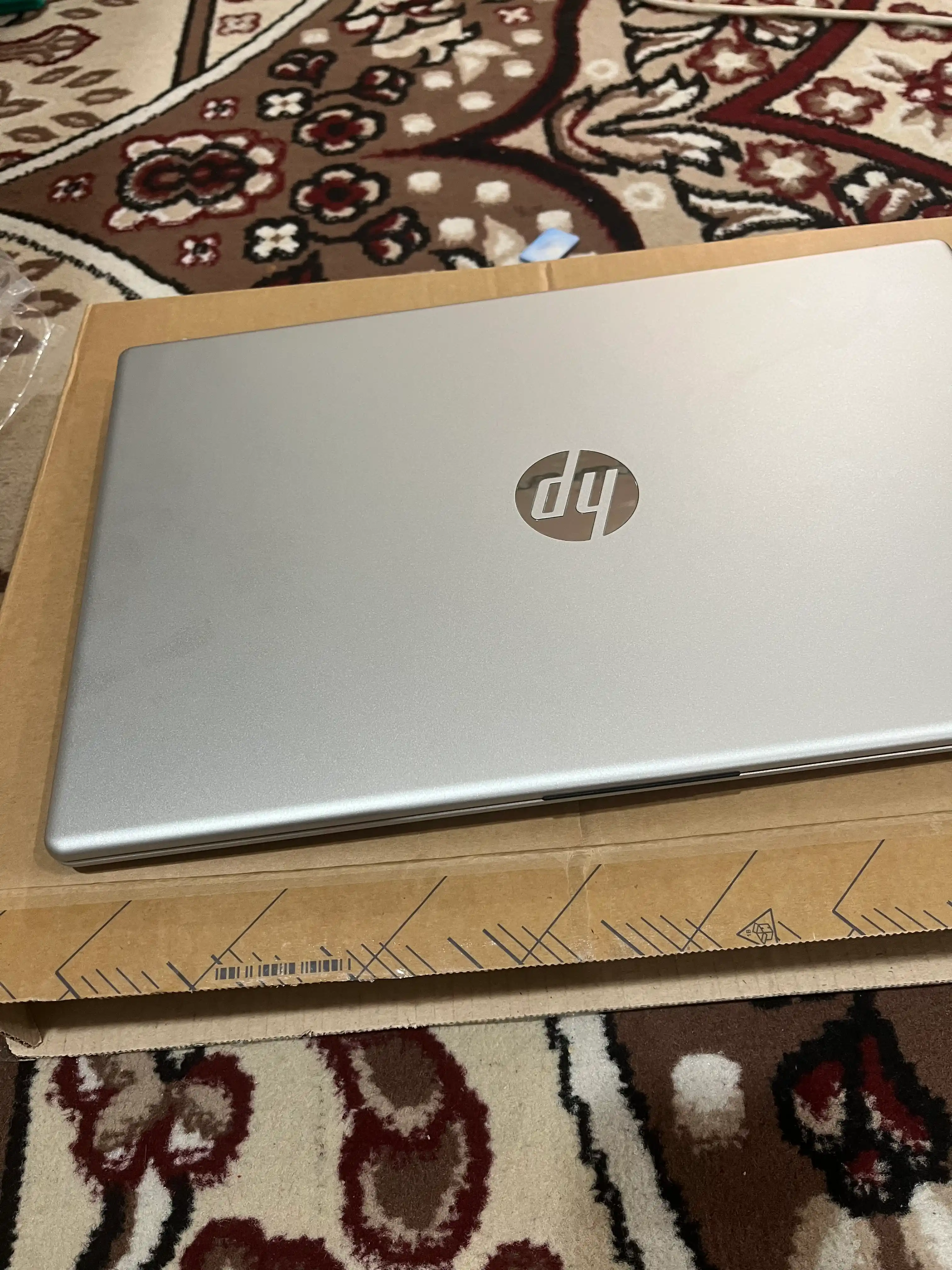 Ноутбук HP 15 AMD Ryzen 7-5825U 8GB 512GB SSD 15,6 FHD BACKLIT SILVER