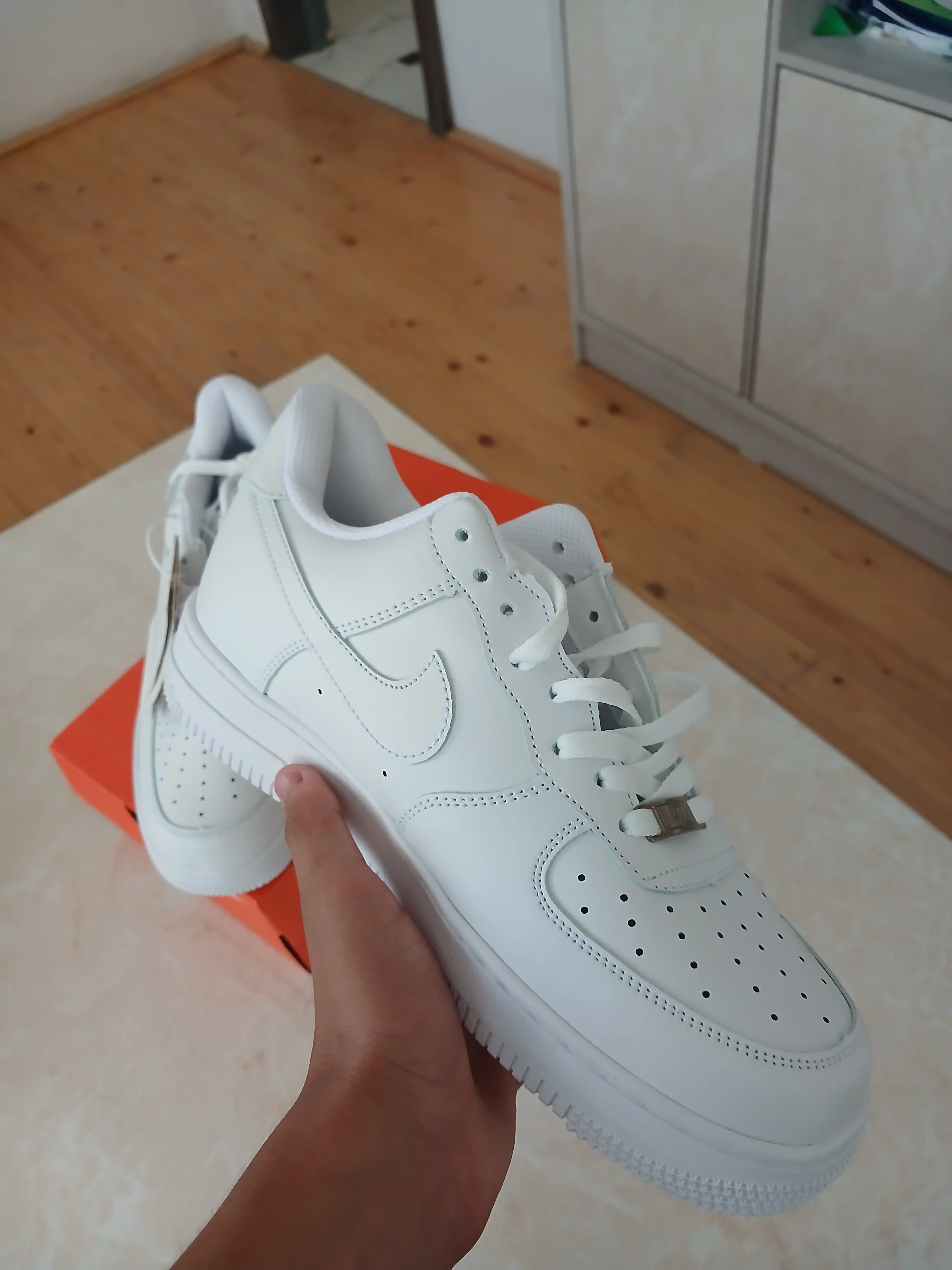 Nike Air Force erkaklar krossovklari