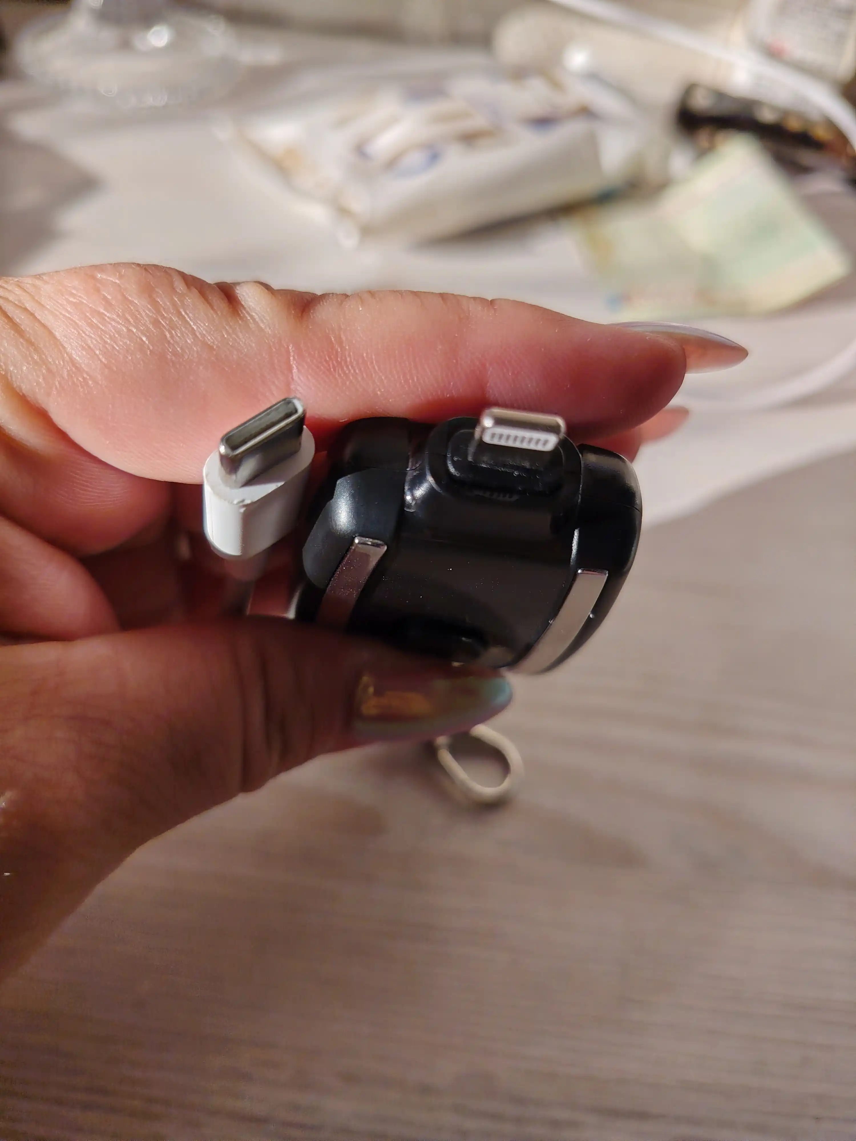 Мини повербанк-брелок 1500 mAh , Lightning + Type-C
