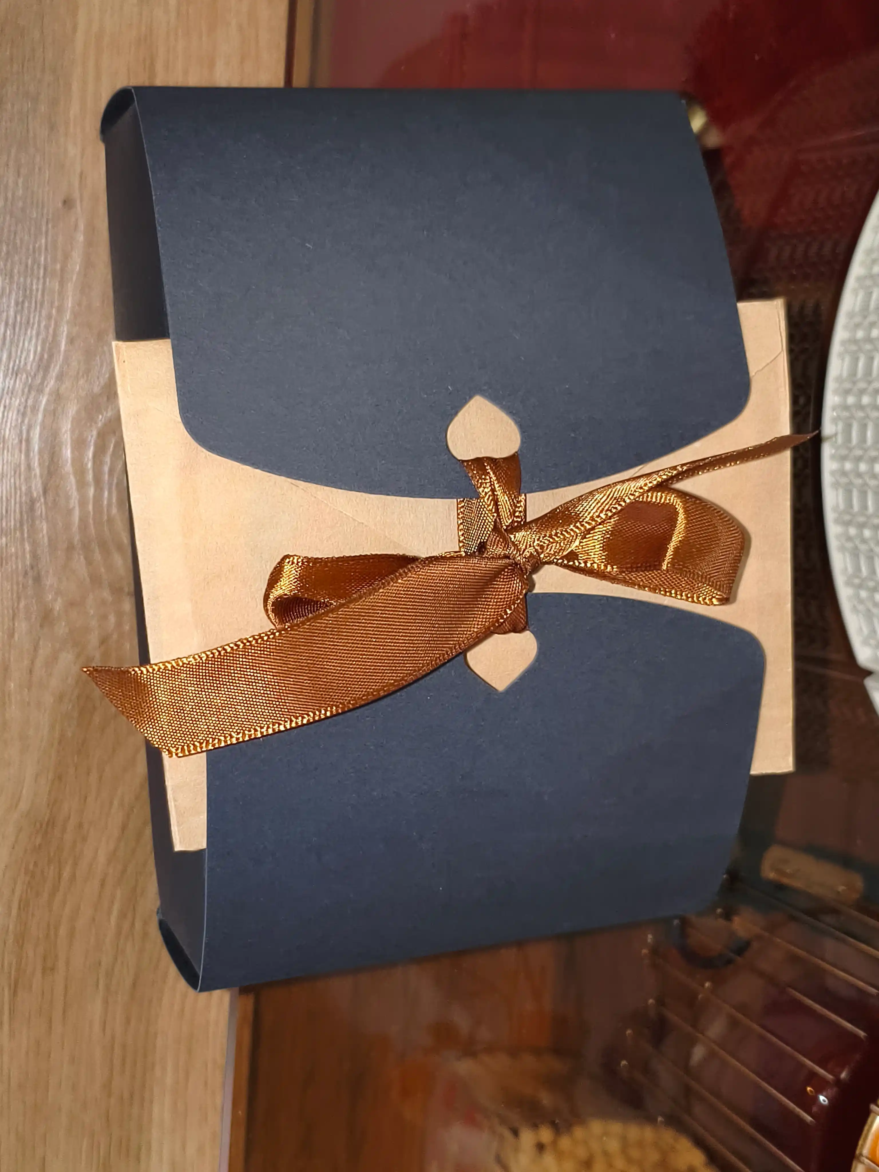 Sovg'a qutisi. Quti. Karobka. Sovg'a uchun korobka. Kraft korobka. 17,5 * 11,5 * 5