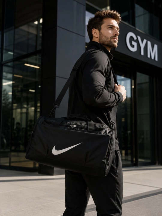Sport va sayohat sumkasi, fitnes hamda yo'l uchun qulay va sig'imli yelka tasmali sumka
