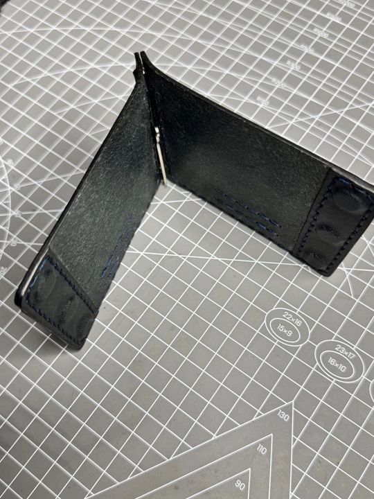 Зажим для денег из натуральной итальянской кожи и ручной прошивки Black Gator