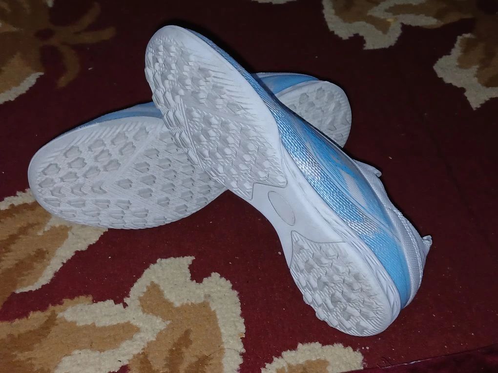 Erkaklar uchun futbol butsilari F50, chim va maydon uchun oyoq kiyim