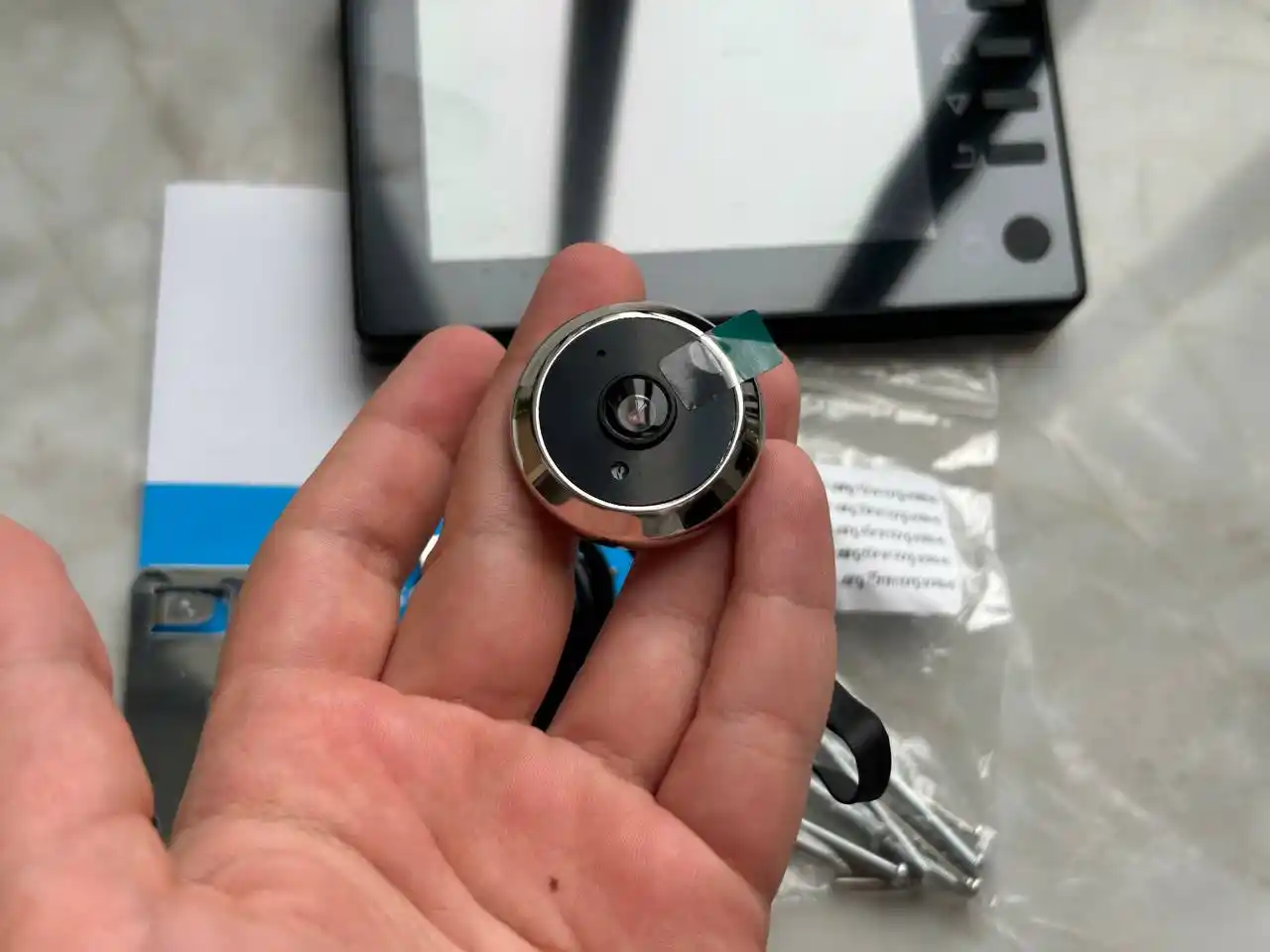 Monitor bilan simsiz kirish eshigi uchun video ko'z
