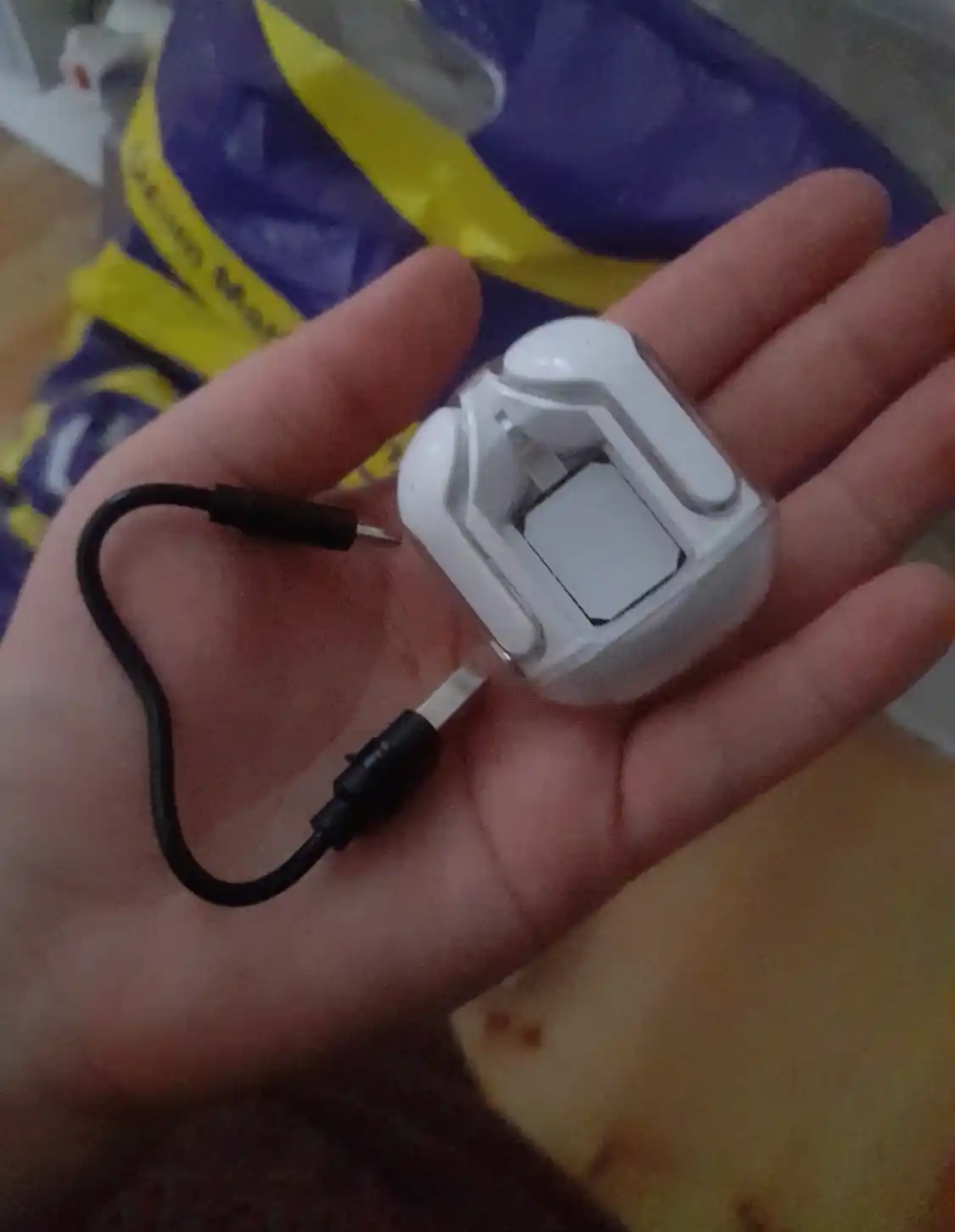 Simsiz quloqchinlar Air31 Hi-Fi naushnik,display va mikrafonli, barcha telefonlar uchun