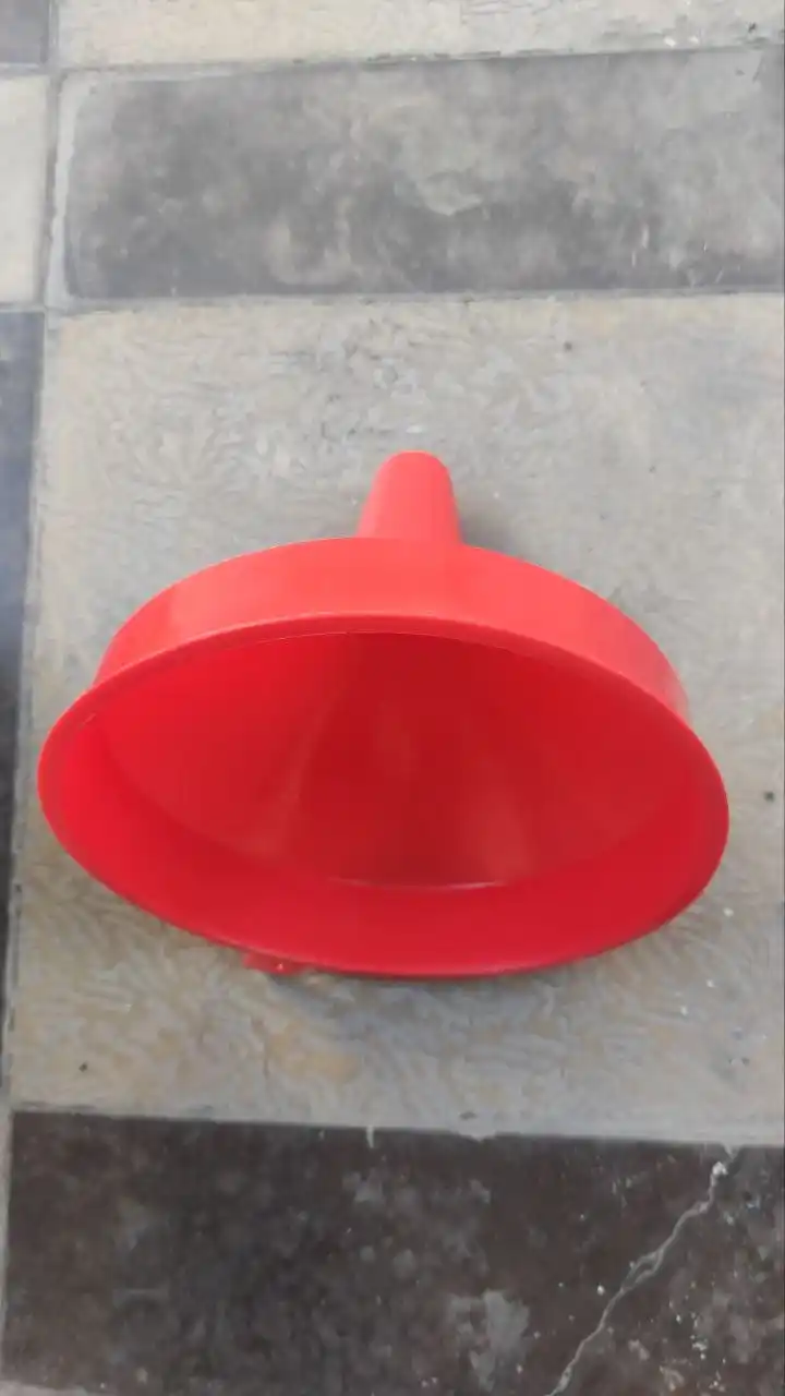 Universal plastik voronka suyuqlik va sochiluvchan mahsulotlar uchun 20×16×15,6 sm