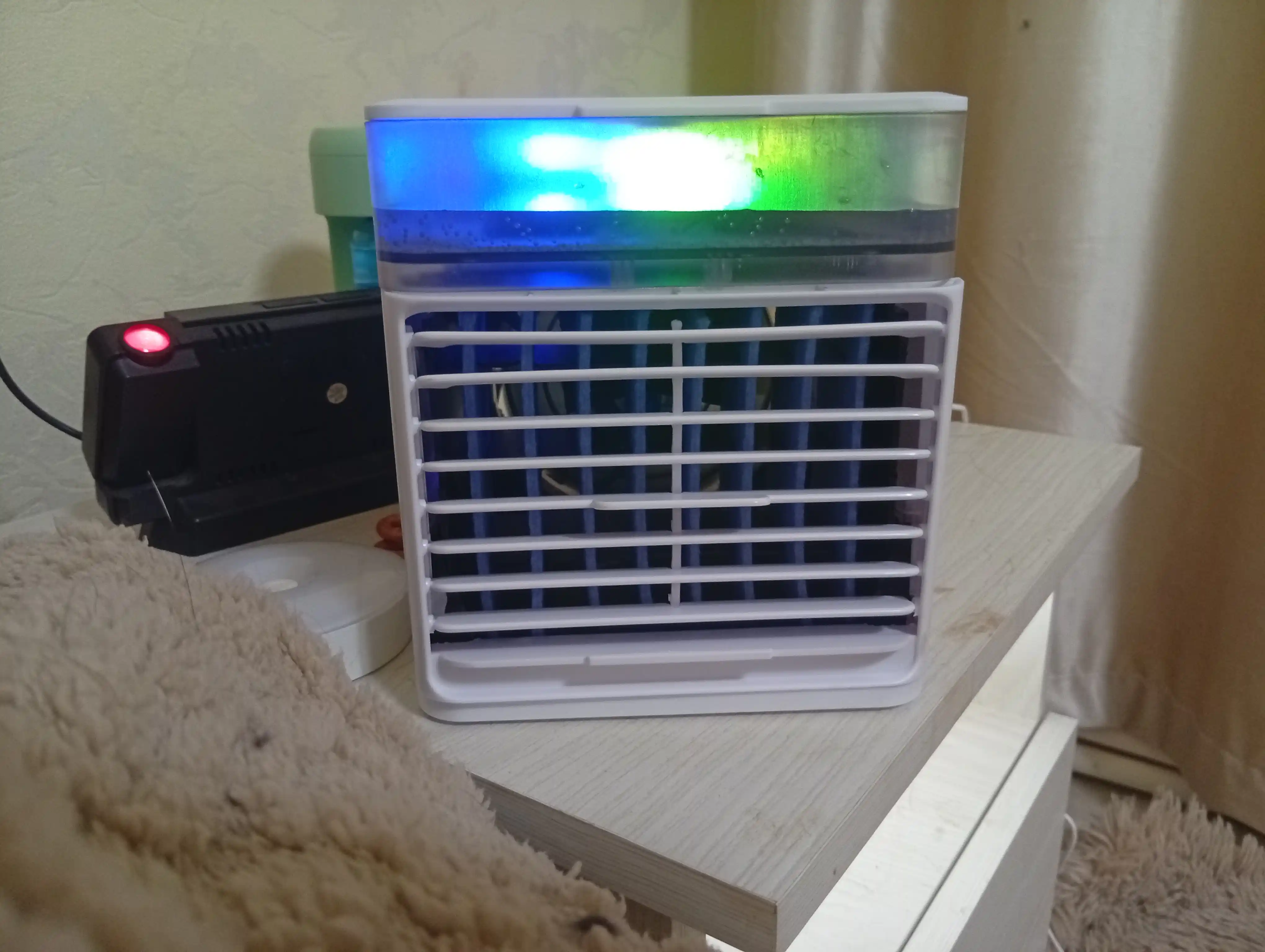 Mini-konditsioner havoni sovitadi, namlaydi va tozalaydi