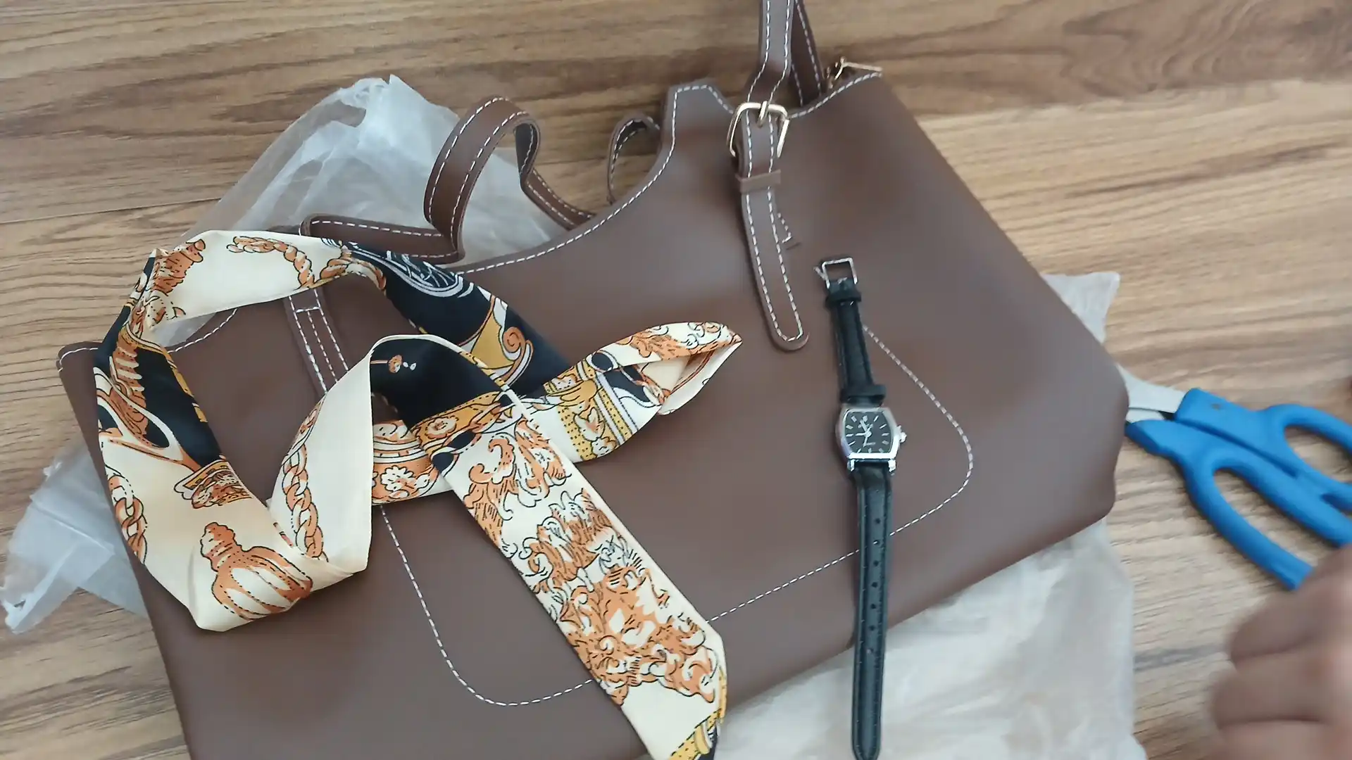 Retro uslubdagi erkaklar va ayollar bilaguzuk soati – kvadrat charm soat, 1 dona
