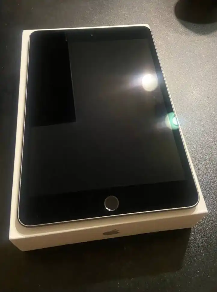 Планшет Apple iPad mini 5 64GB Wi-Fi, 7,9″ Retina IPS, A12 Bionic, iPadOS