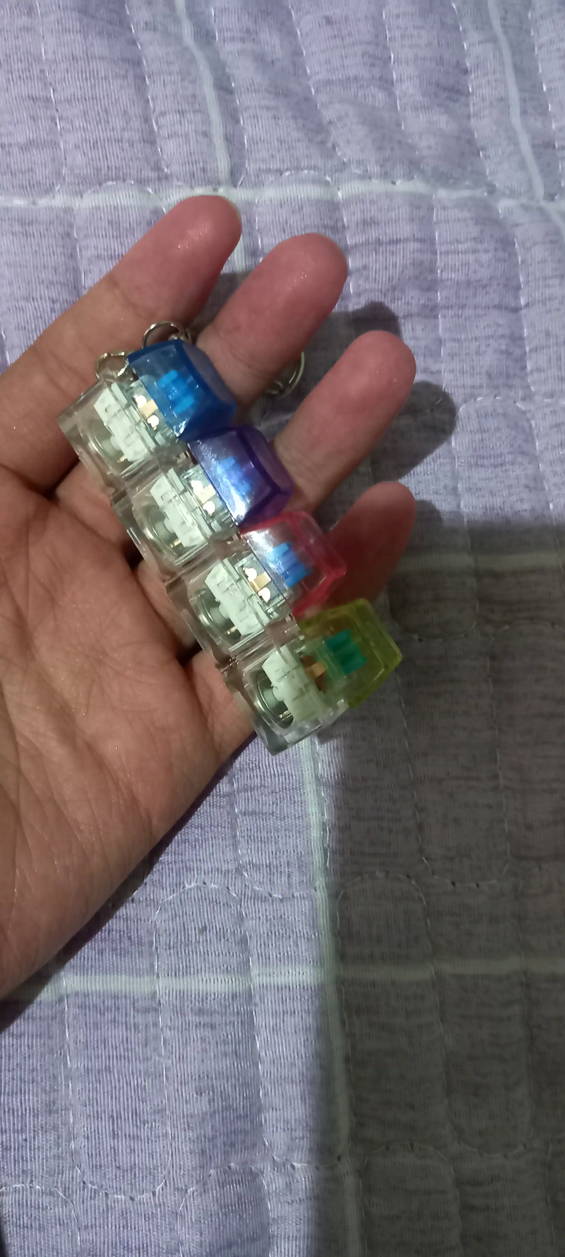 Антистресс брелок-клавиатура с RGB подсветкой, кликер для концентрации внимания