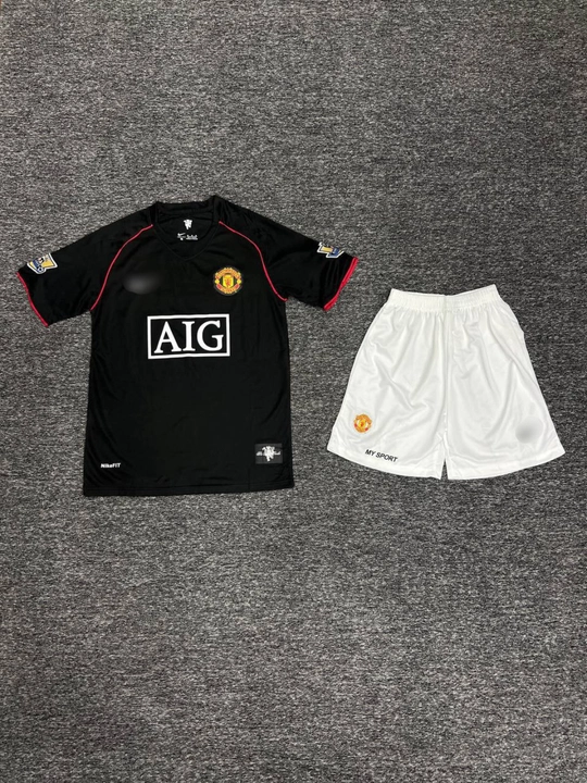 Retro futbol formasi