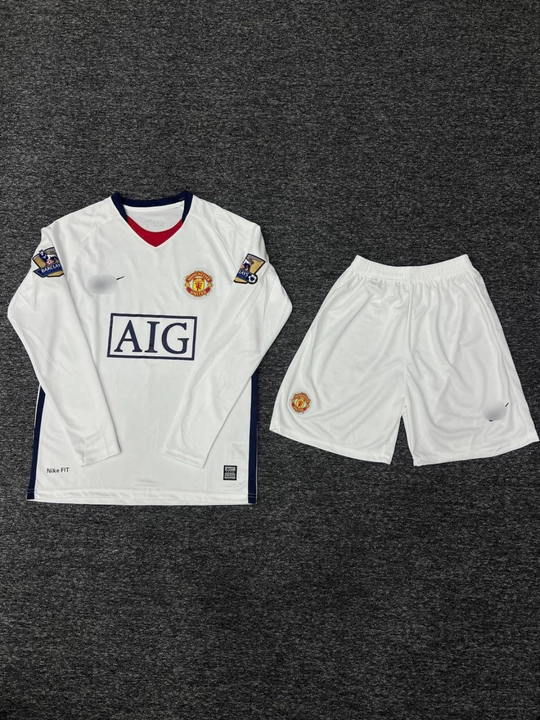 Retro futbol formasi