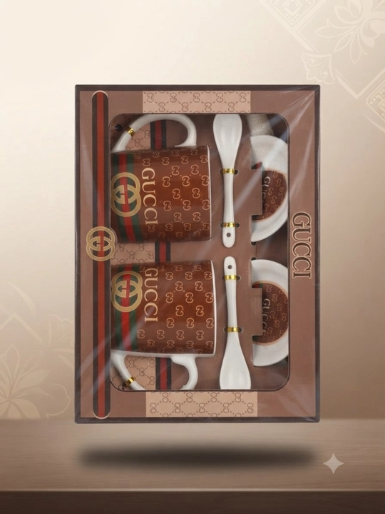 Barcha buyumlar Gucci brendining o‘ziga xos uslubida tayyorlangan. - 