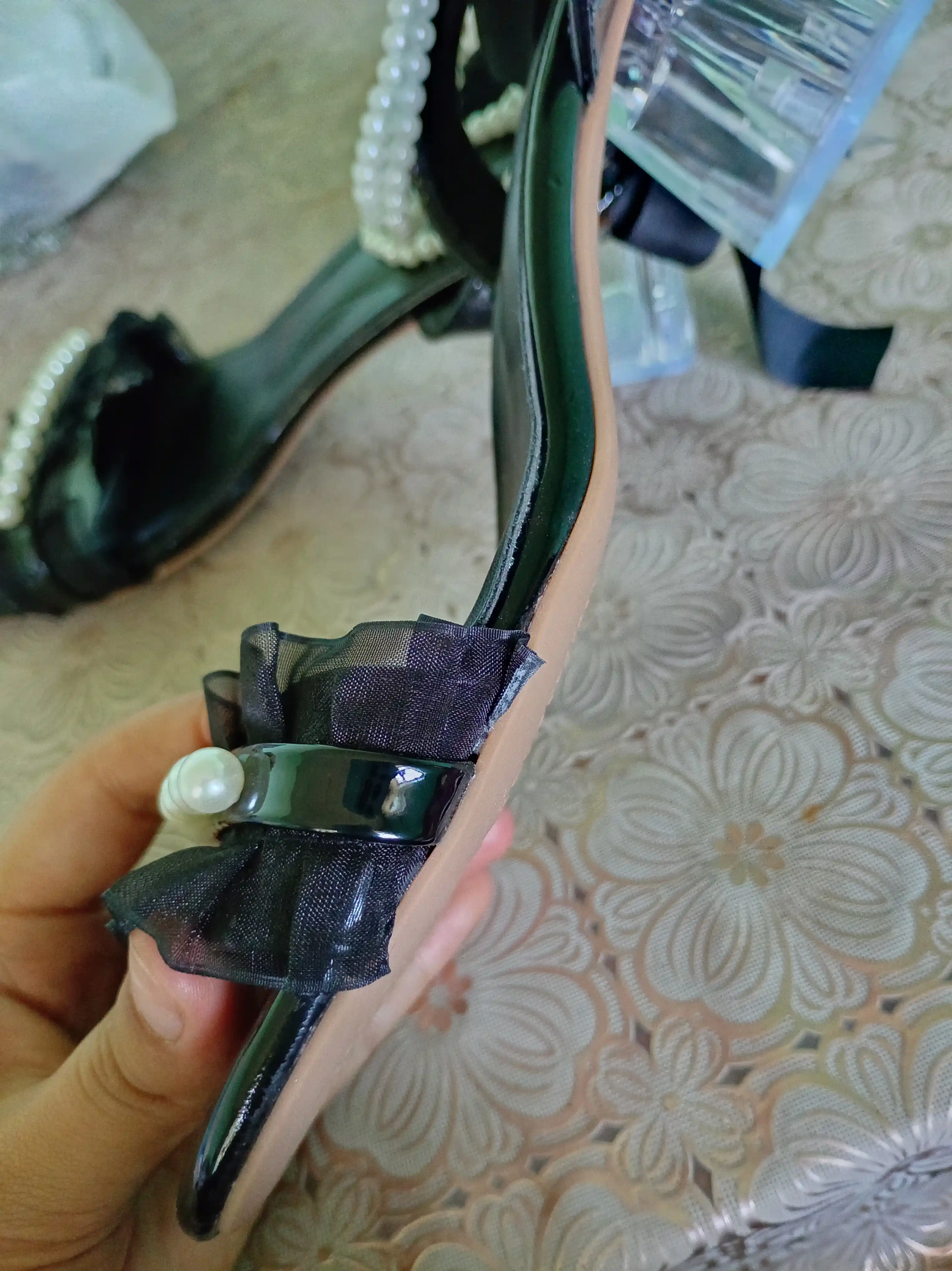 Ayollar uchun poshnali oqshom bosonojkalar