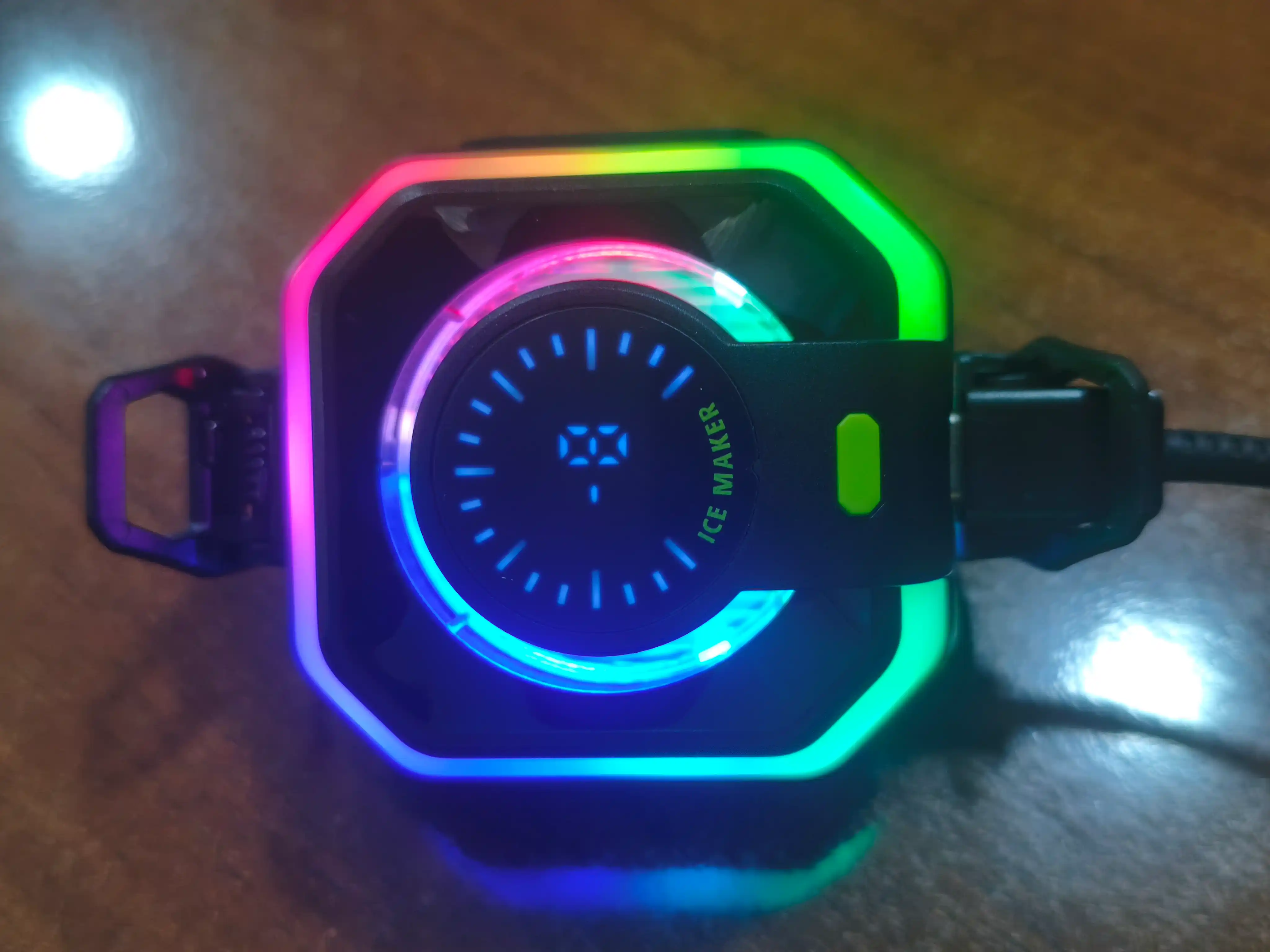 Кулер для телефона магнитный HK 5Pro Gaming Cooler — цифровой дисплей, Type-C для геймеров