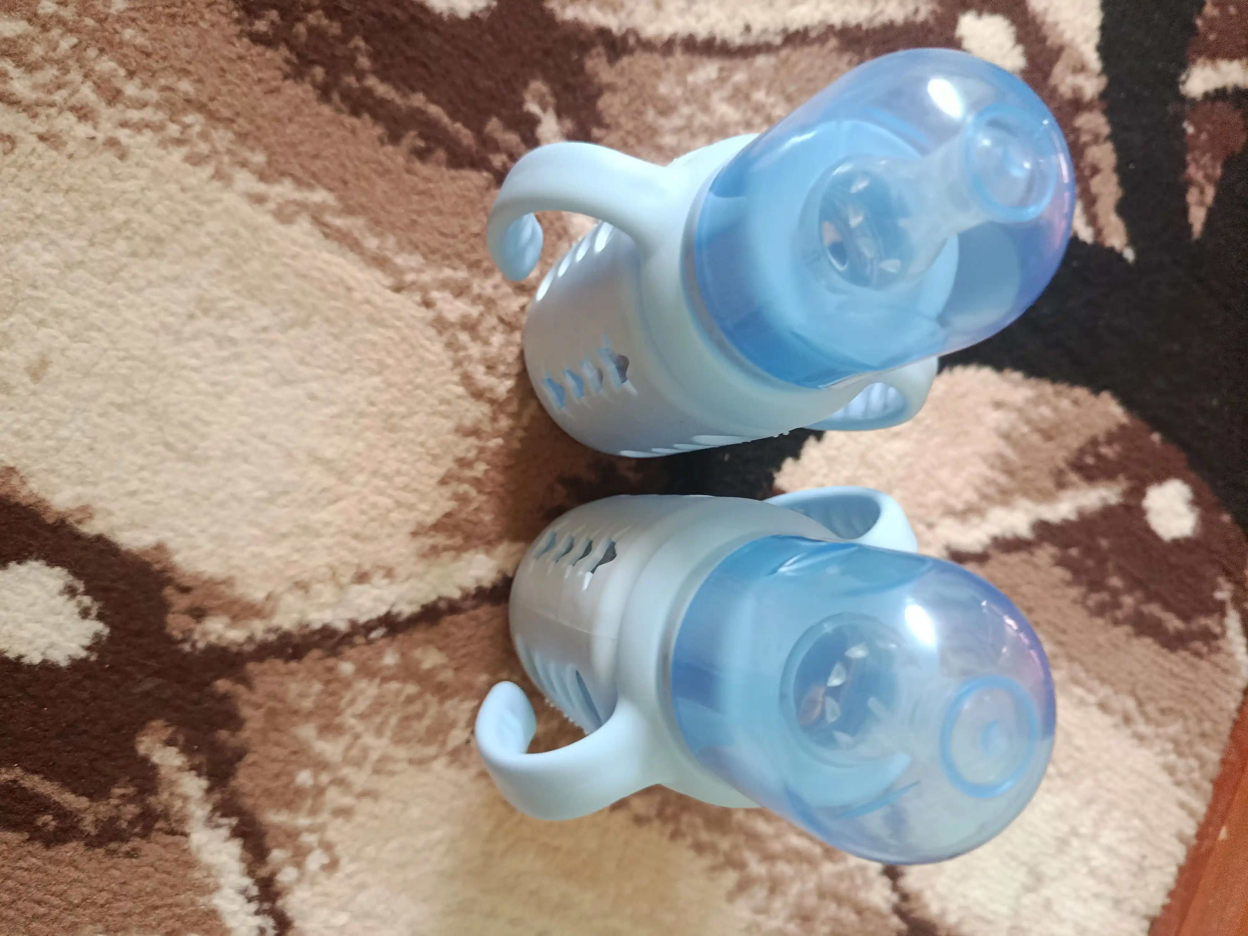 Rabito bolalar shisha idishi, silikon g'ilofli va tutqichli oziqlantirish butilkasi