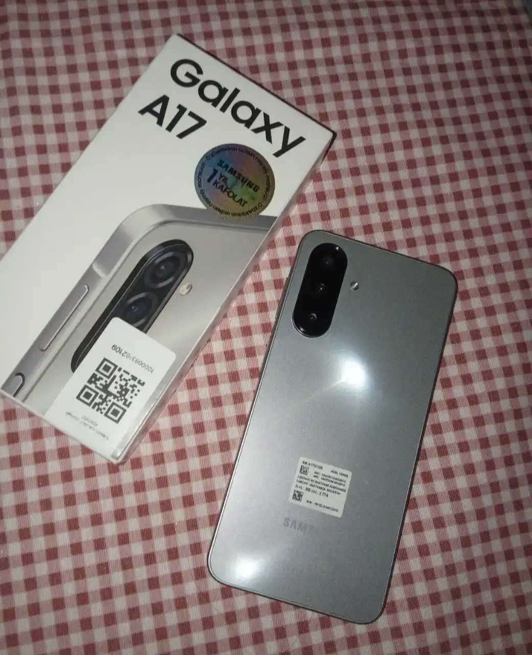 Смартфон Samsung Galaxy A17, 6.7" 90Гц экран, камера 50Мп, батарея 5000 мА/ч