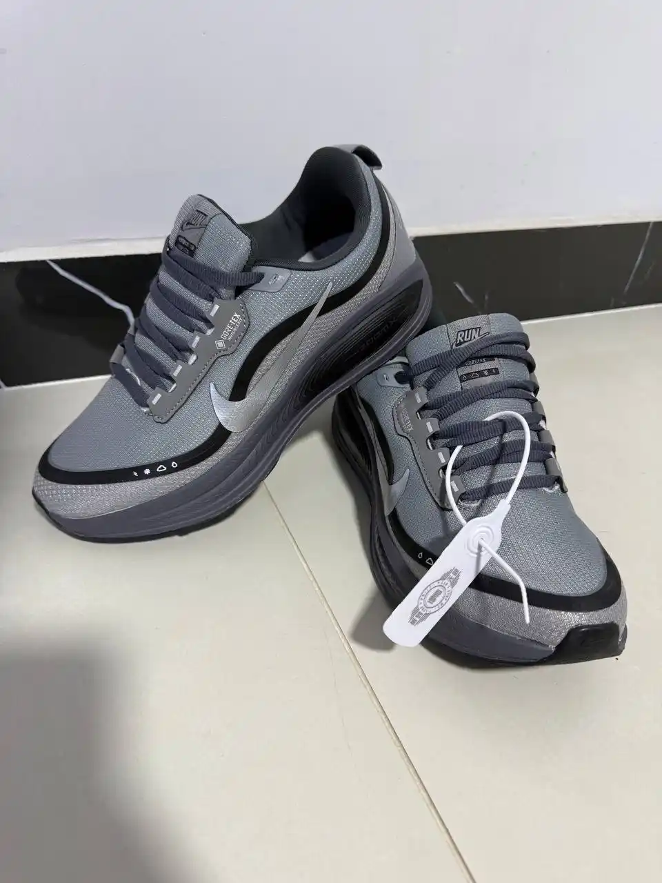 Nike ZoomX Run -Gore-Tex Edition o‘lchamlar: 40-45, 1 o'lcham katta olish tavsiya etiladi