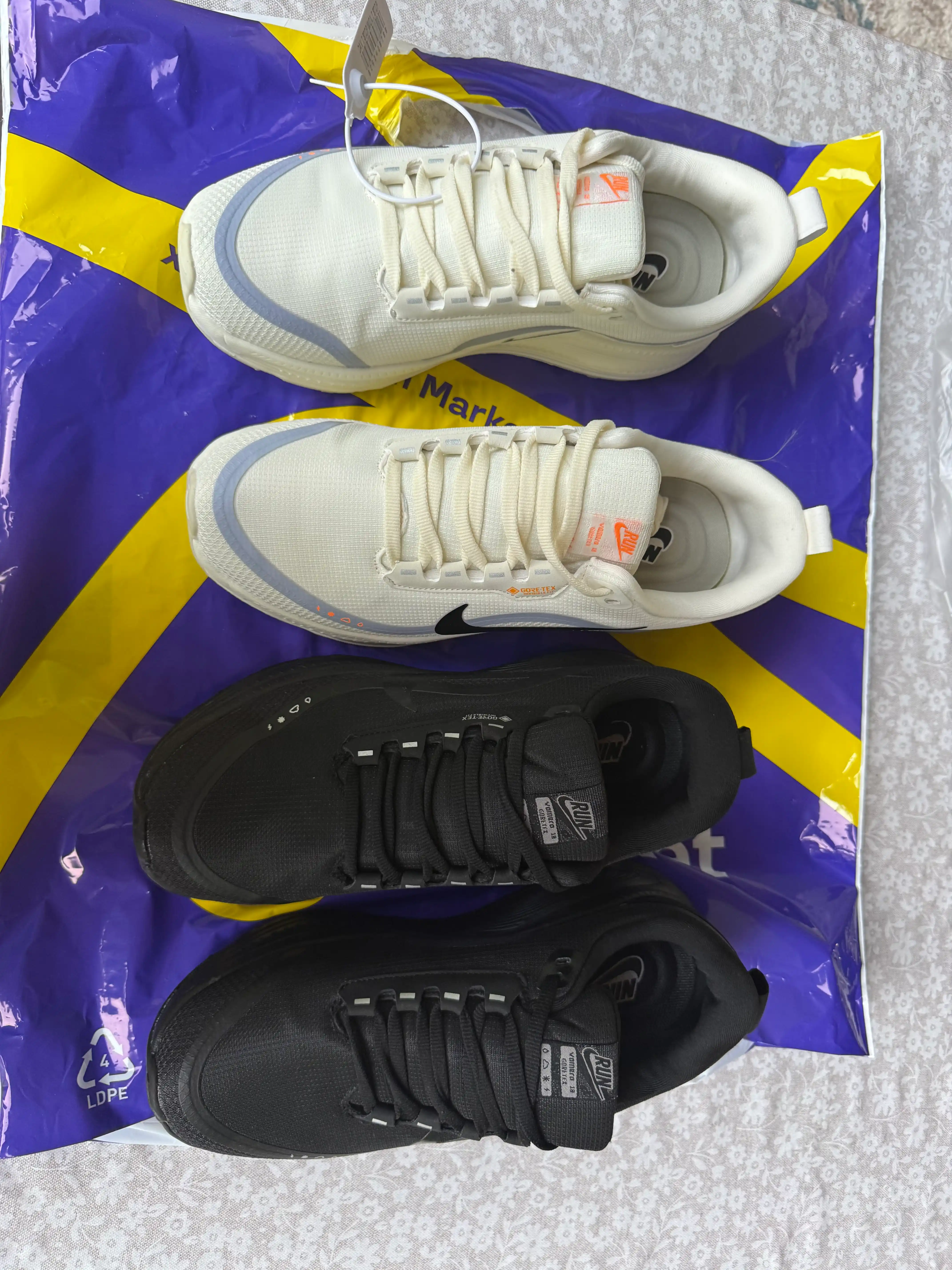 Nike Air, Max, ZoomX krossovkalari, 1 o‘lcham kattaroq olish tavsiya etiladi
