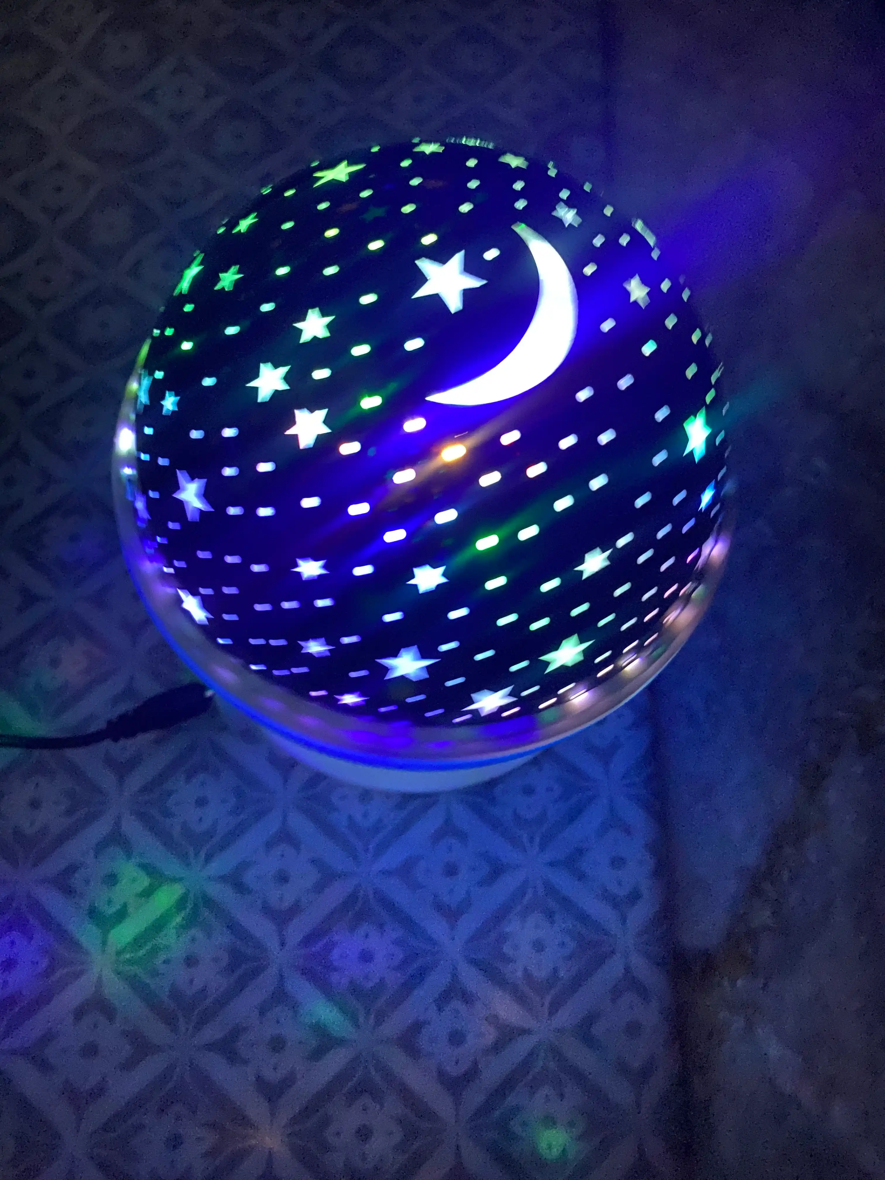 Yengil musiqa, Bluetooth va USB bilan ishlaydigan, LED tungi yorug'lik proyektori
