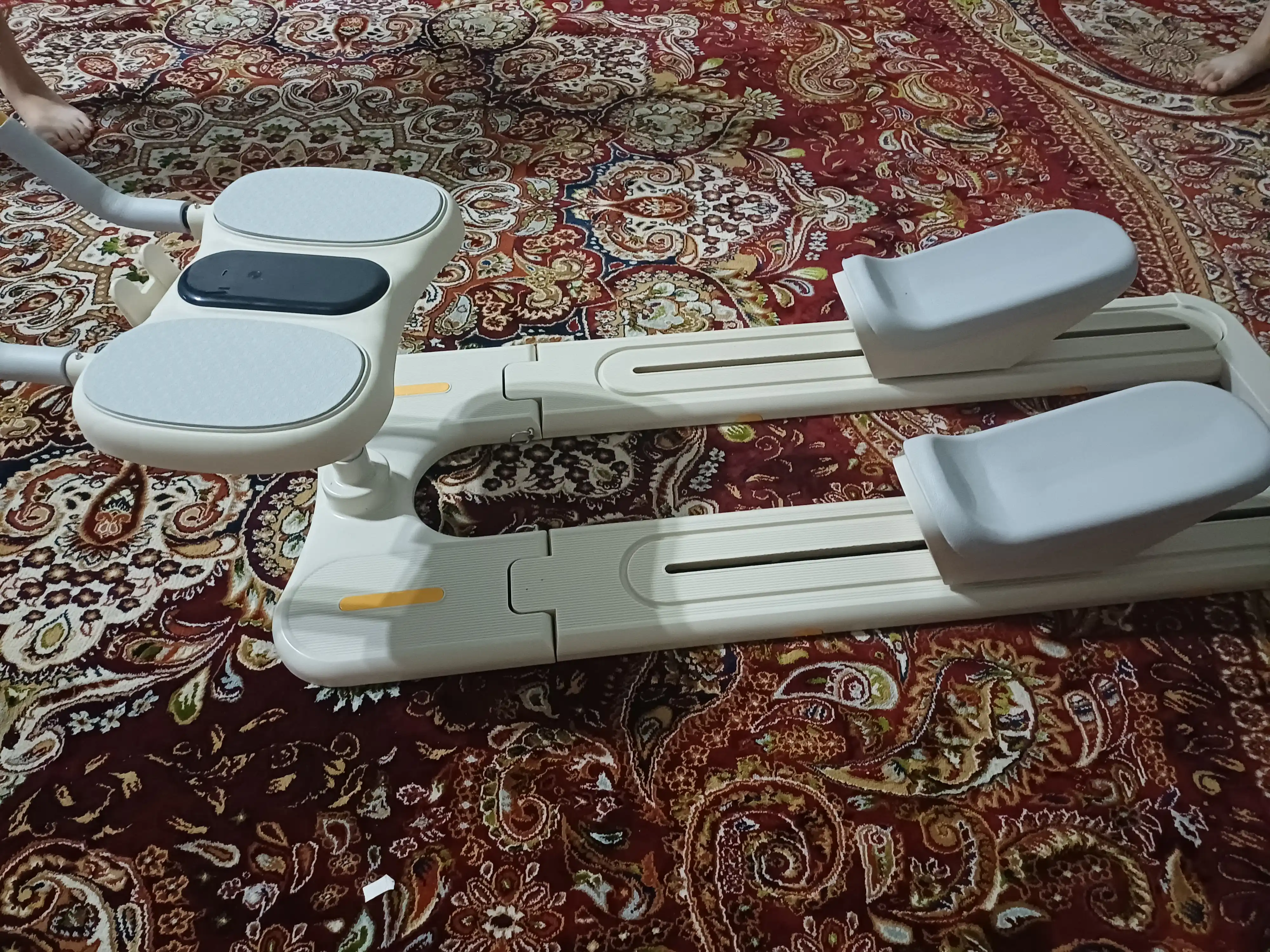 Uy uchun dumba, son va qorin mushaklari uchun fitnes trenajyori
