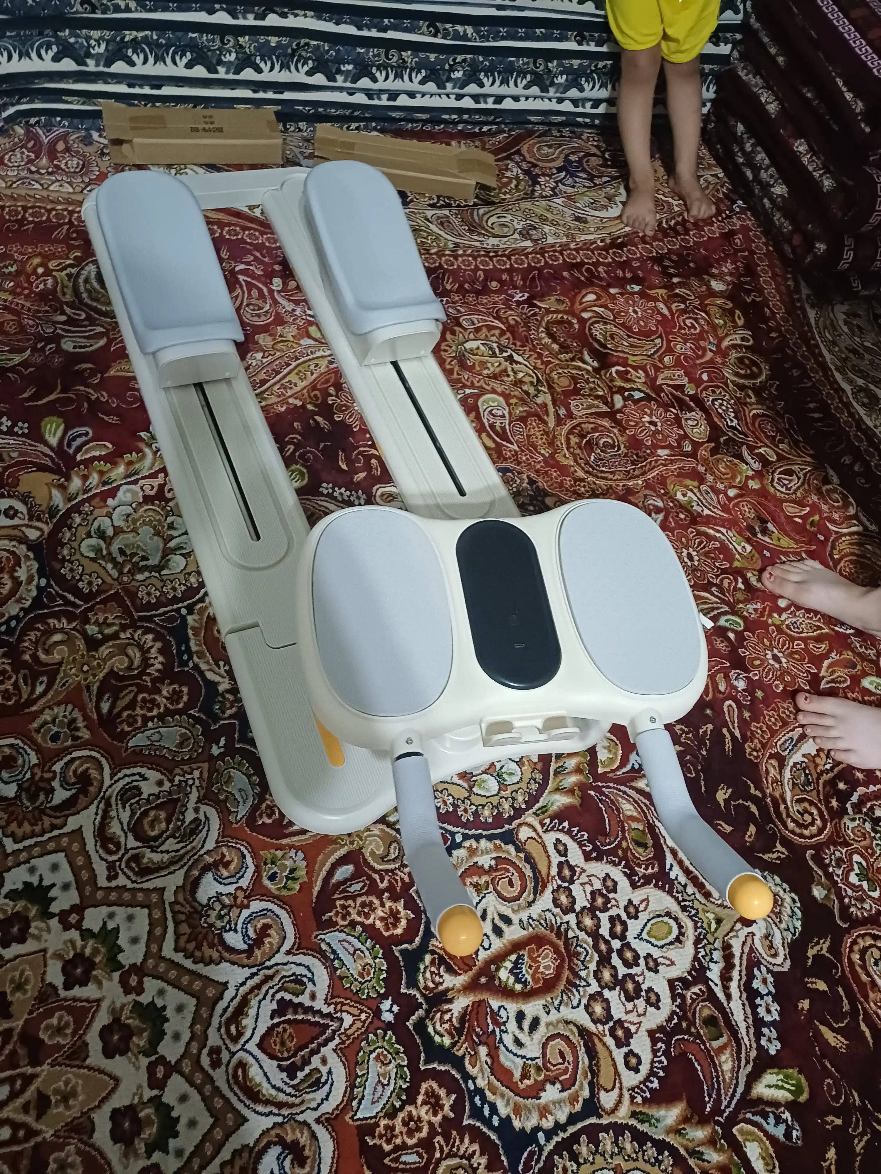Uy uchun dumba, son va qorin mushaklari uchun fitnes trenajyori