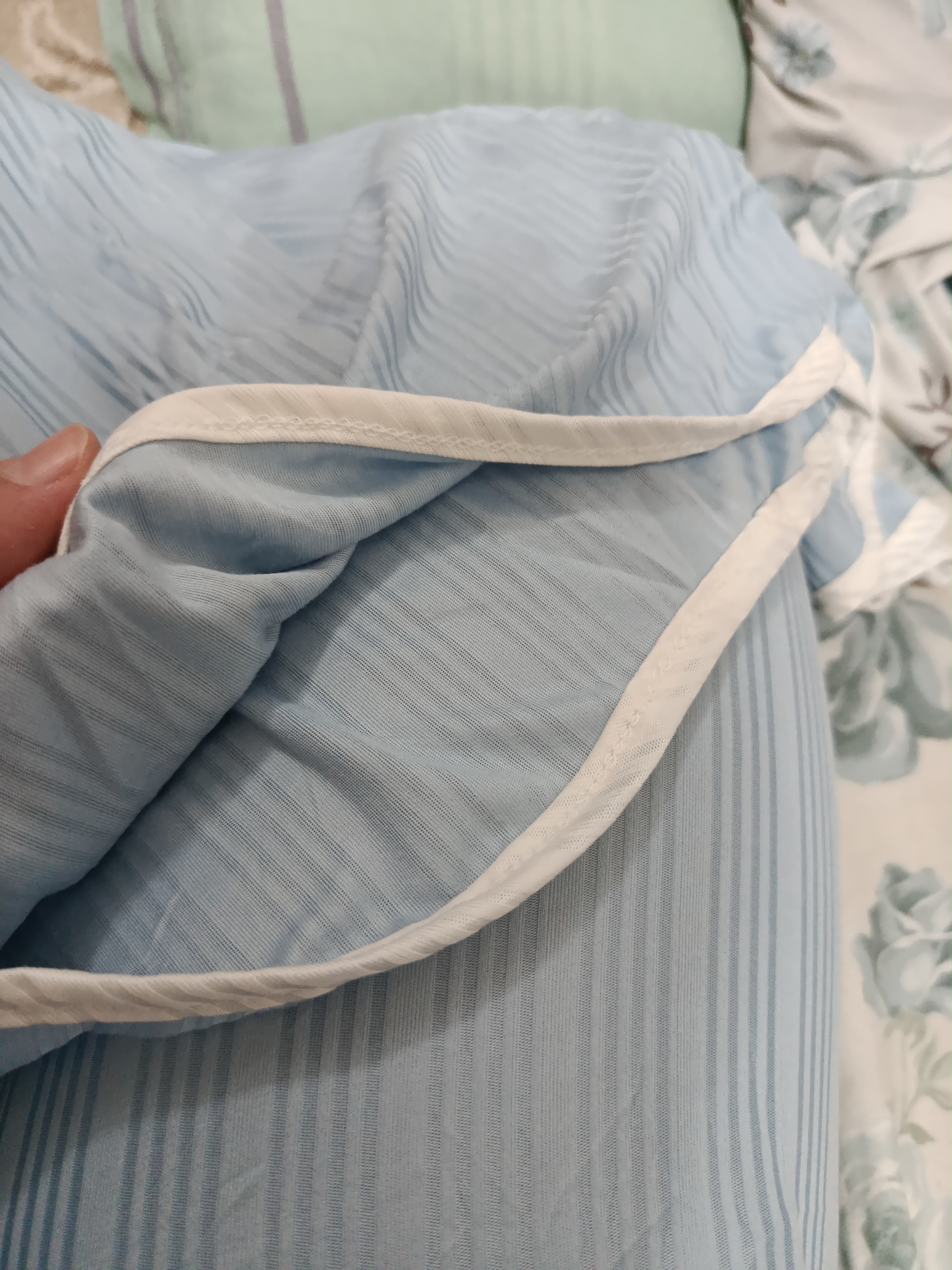 Ayollar pijamasi komplekt 3 tasi 1, ko‘ylak, shortik va shim, 4 rang, M-XL