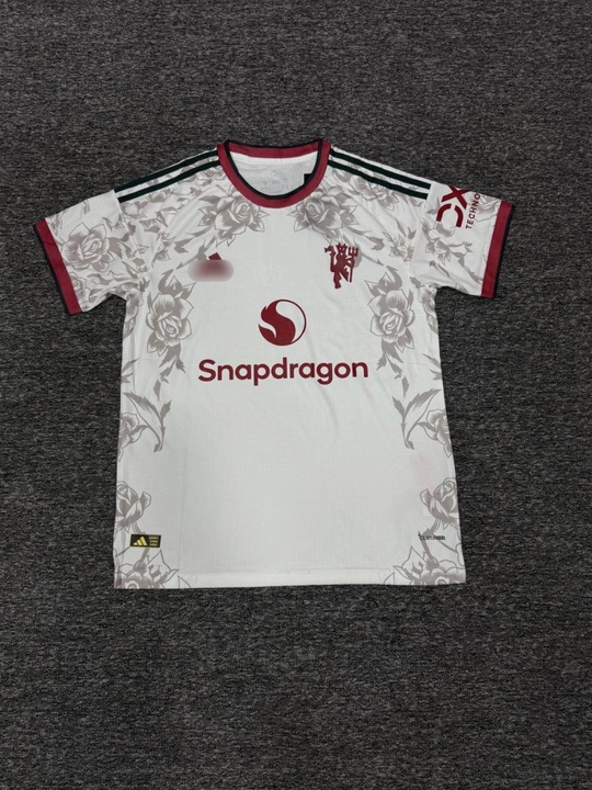 Retro futbol formasi