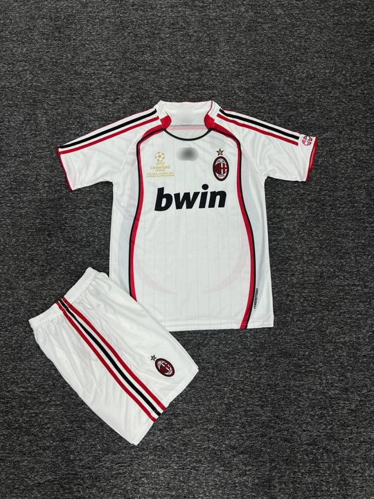 Retro futbol formasi