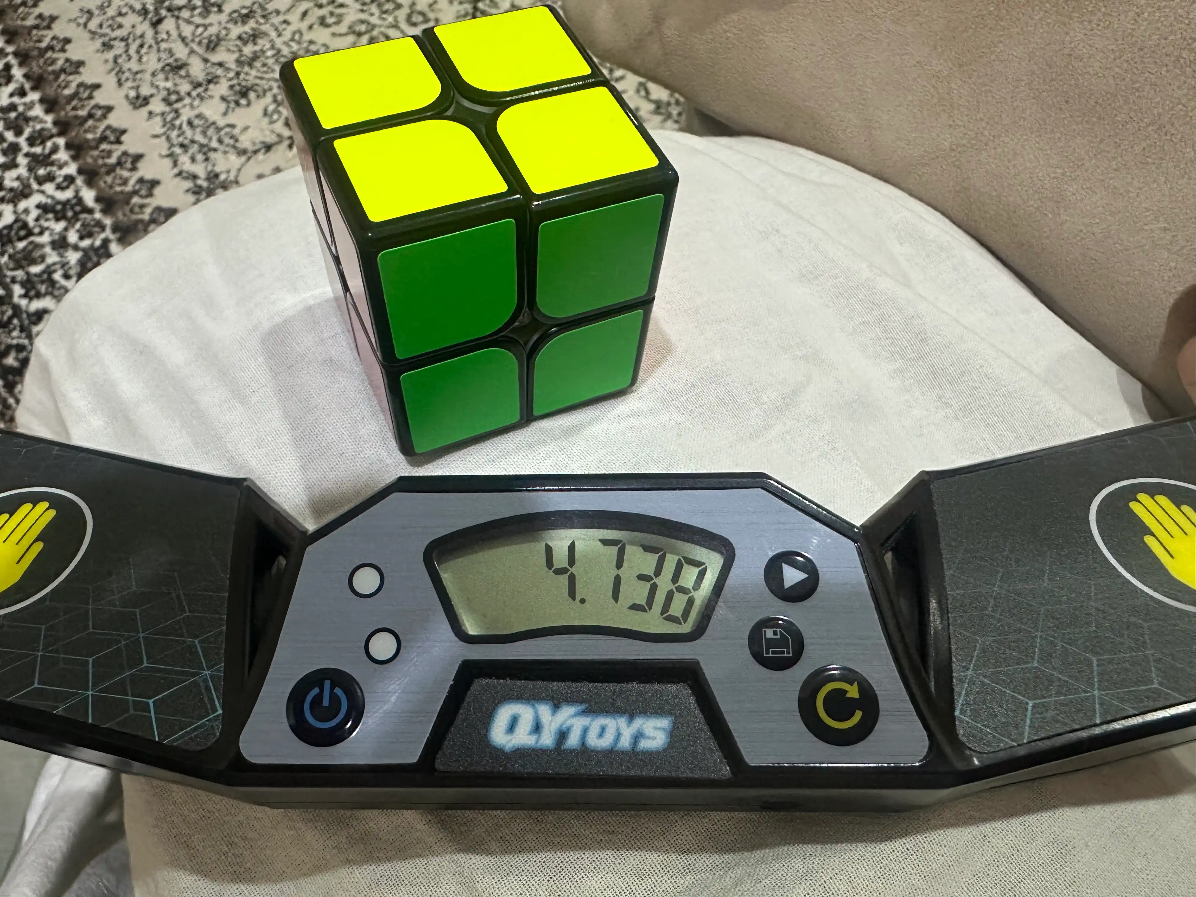 Rubik kubigi 3×3×3: QY Speedcube Warrior va MoYu MF8888