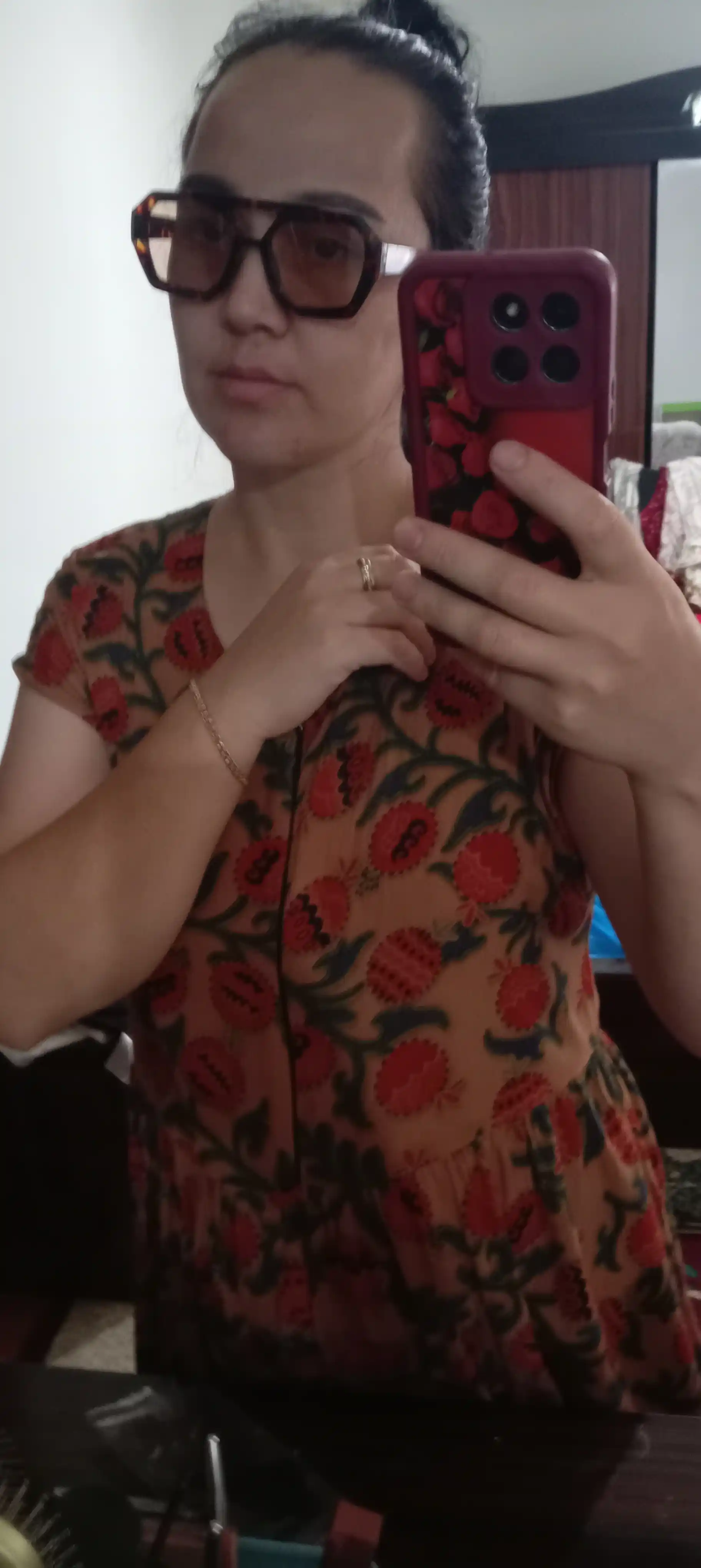 Ayollar ko‘zoynagi,Zamonaviy elegant qora ramka model