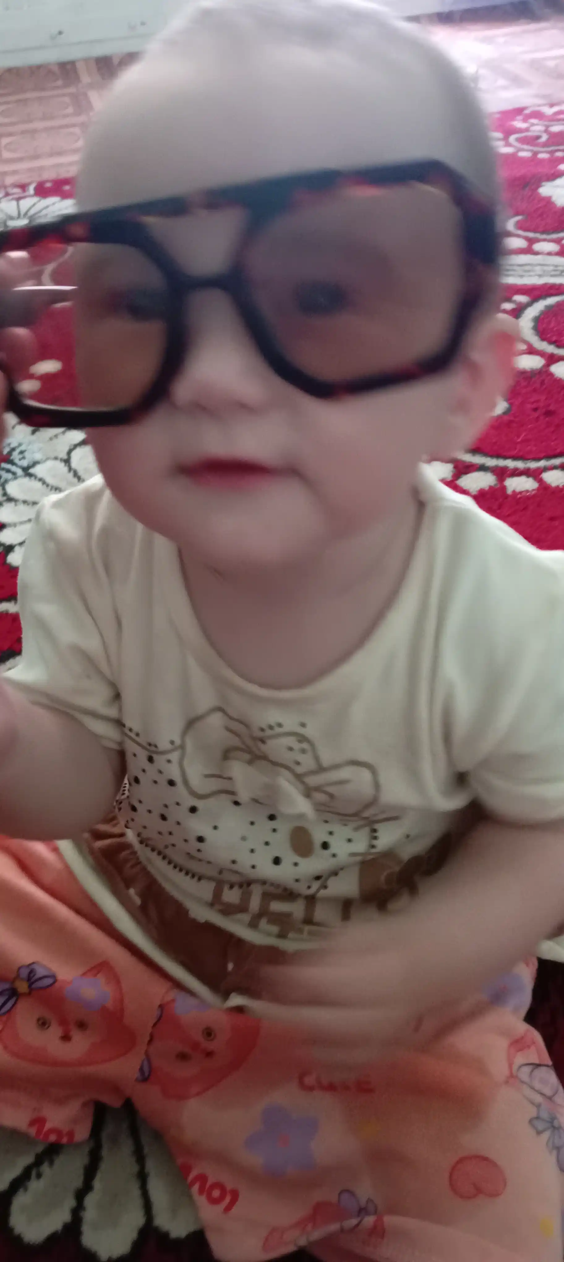 Ayollar ko‘zoynagi,Zamonaviy elegant qora ramka model