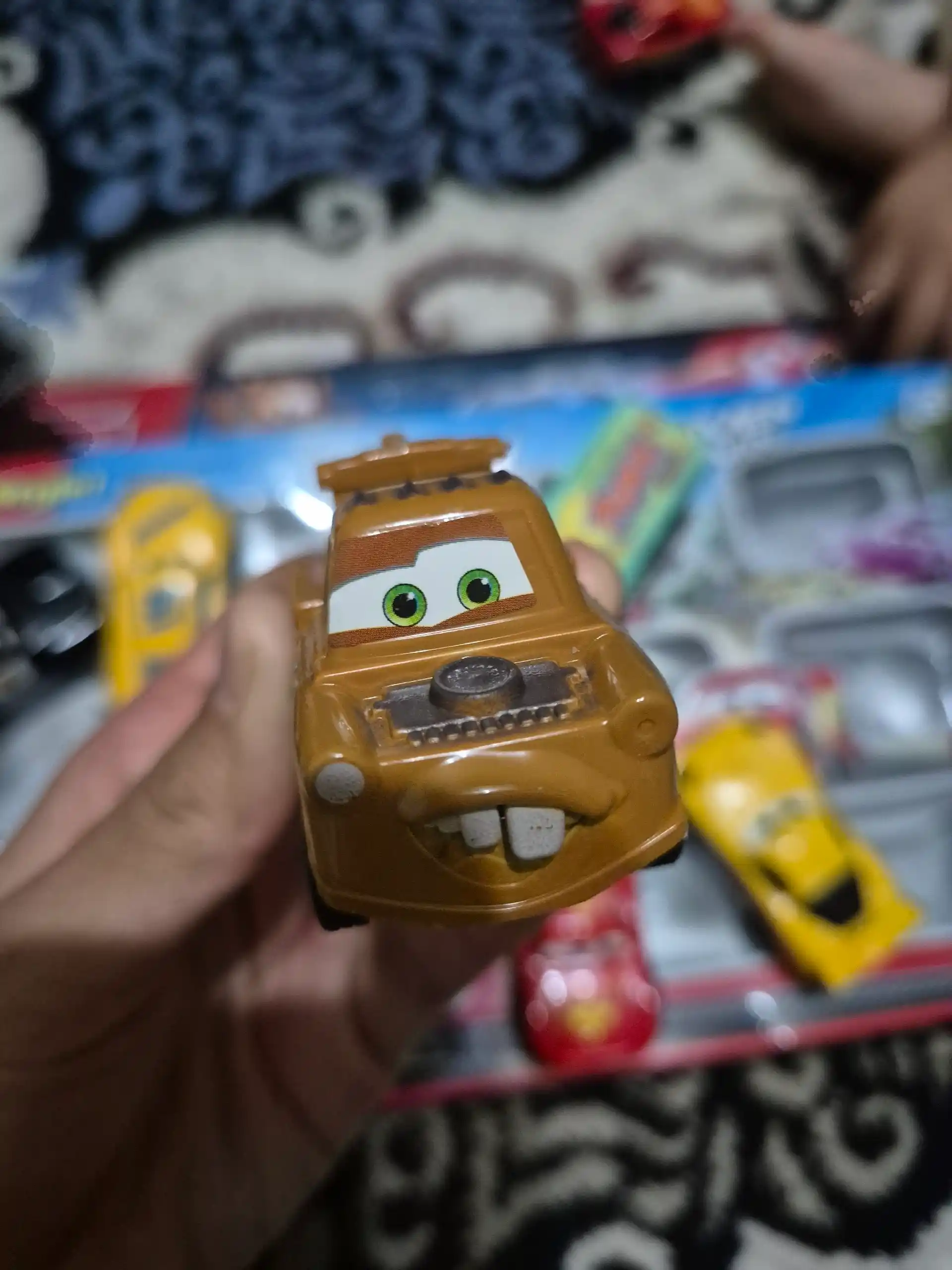 Inersion mashinalar to‘plami, Mashinalar, 8 dona, rivojlantiruvchi o‘yinchoq, Disney Cars 3+ uslubi, Makvin