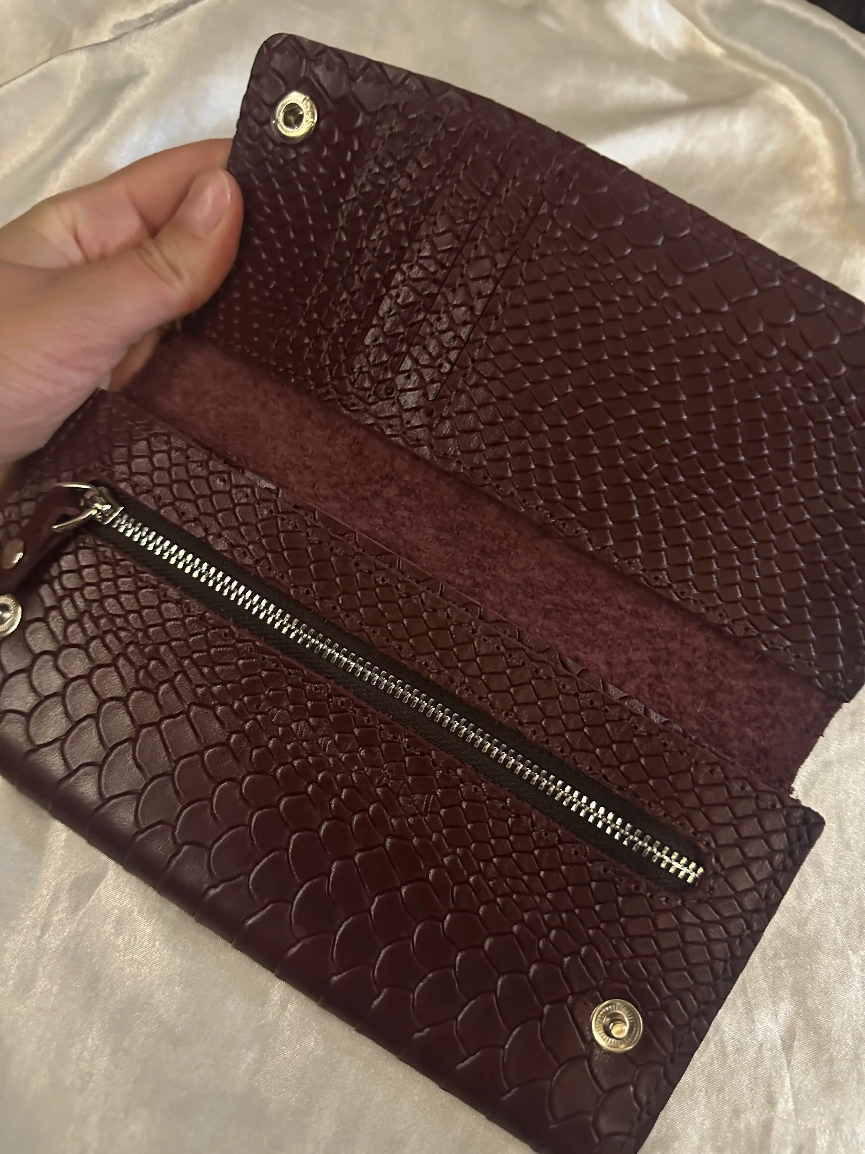 Ayollar hamyoni, tabiiy charm
