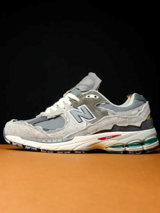 Erkaklar uchun New Balance 2002R sport krossovkalari, o‘lchamlari 40-44