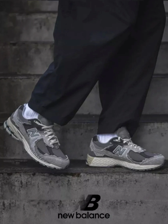 Erkaklar uchun New Balance 2002R sport krossovkalari, o‘lchamlari 40-44