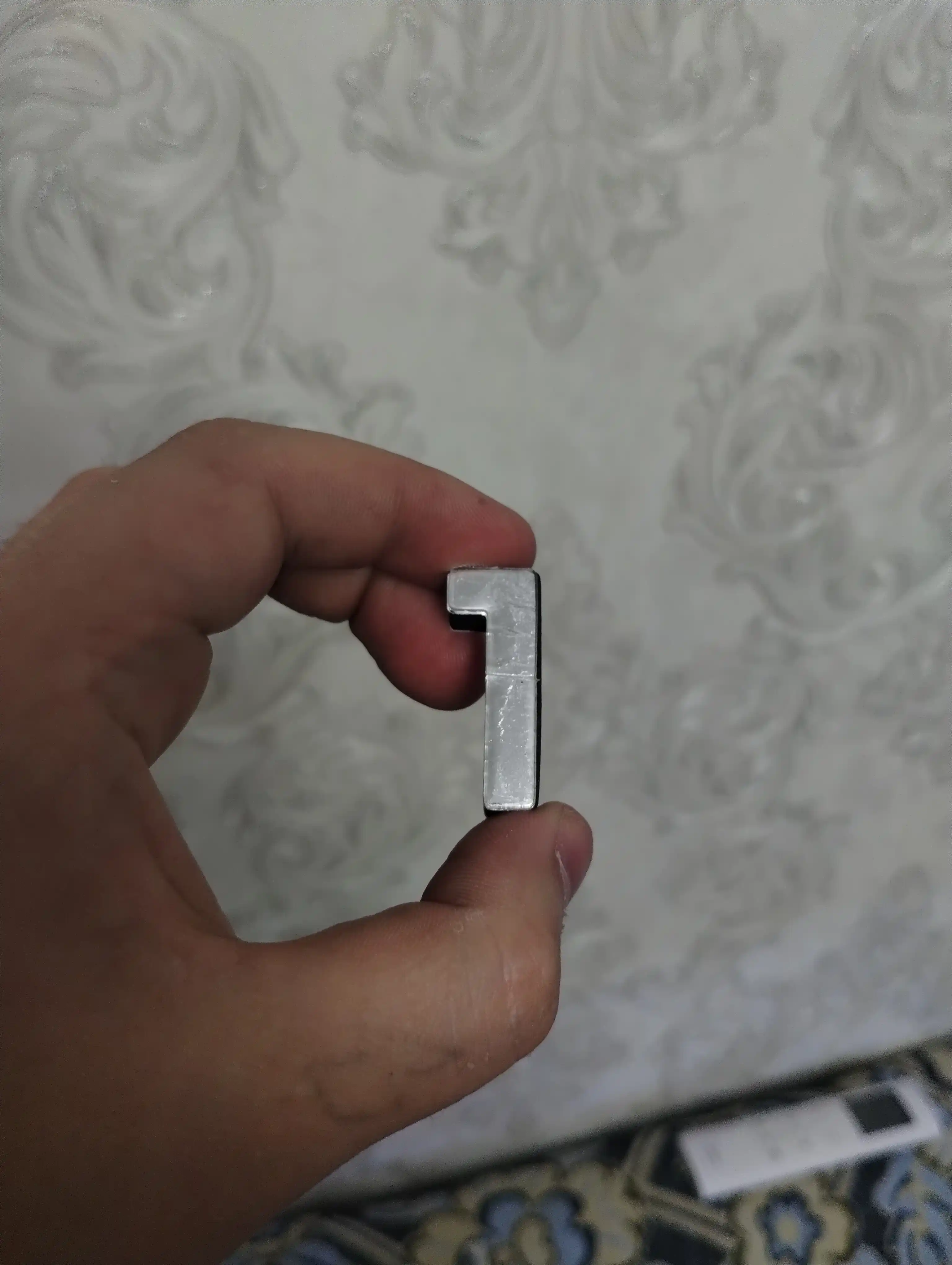 Interyer uchun premium devor soati — zamonaviy va nafis dizaynga ega katta devor soati