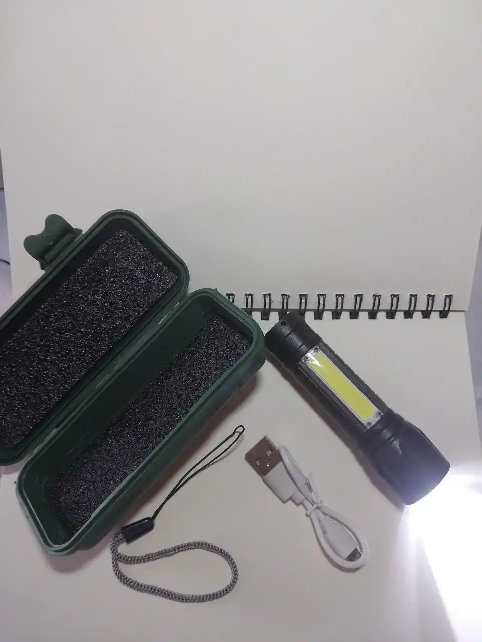 USB zaryadli fonar, yorqin nur, g‘ilofli, 3 buyum, ixcham va qulay, har joyda mos!
