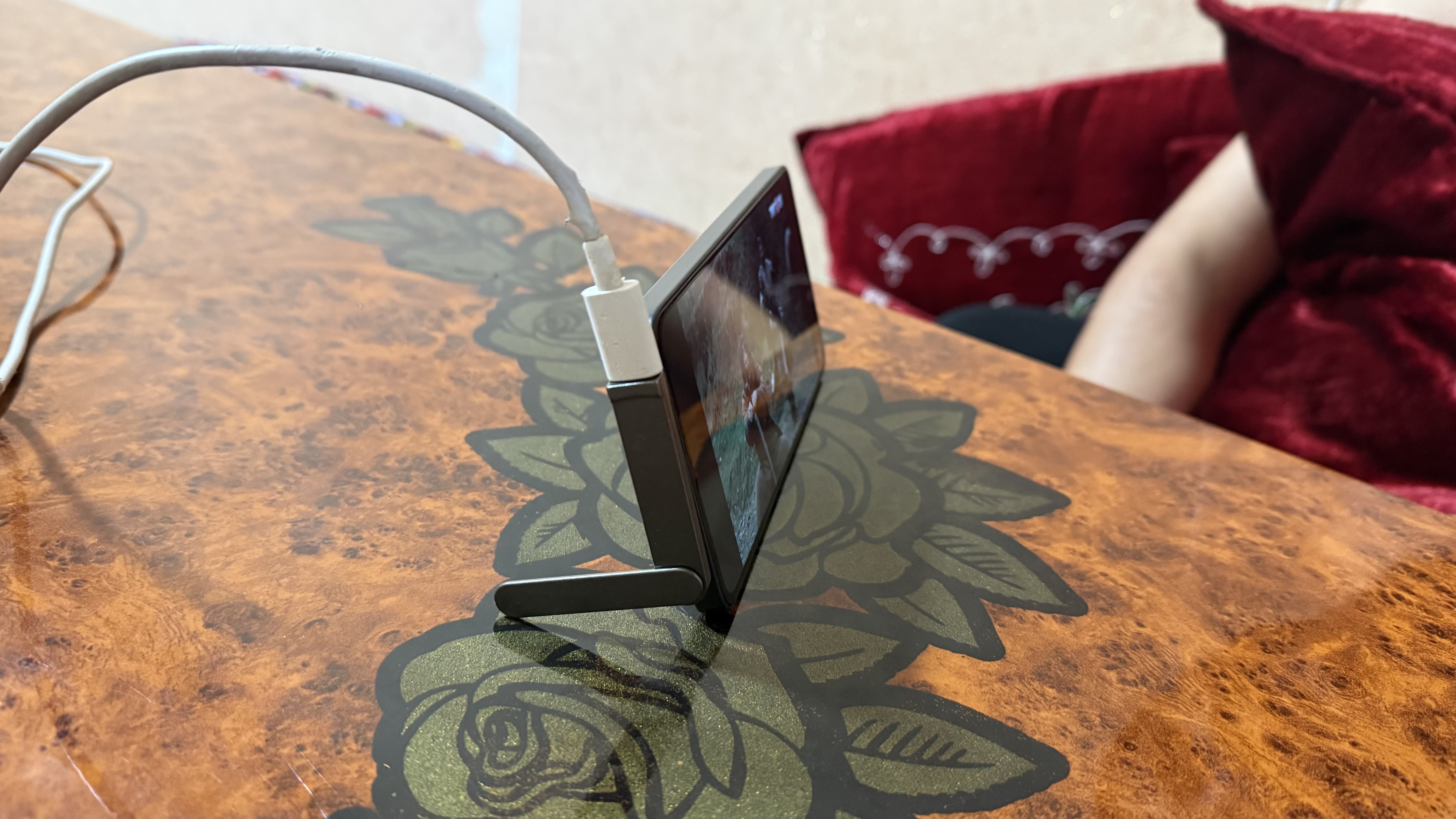 Кабель для зарядки телефона Type-C / USB → Type-C 240W со складной подставкой для телефона