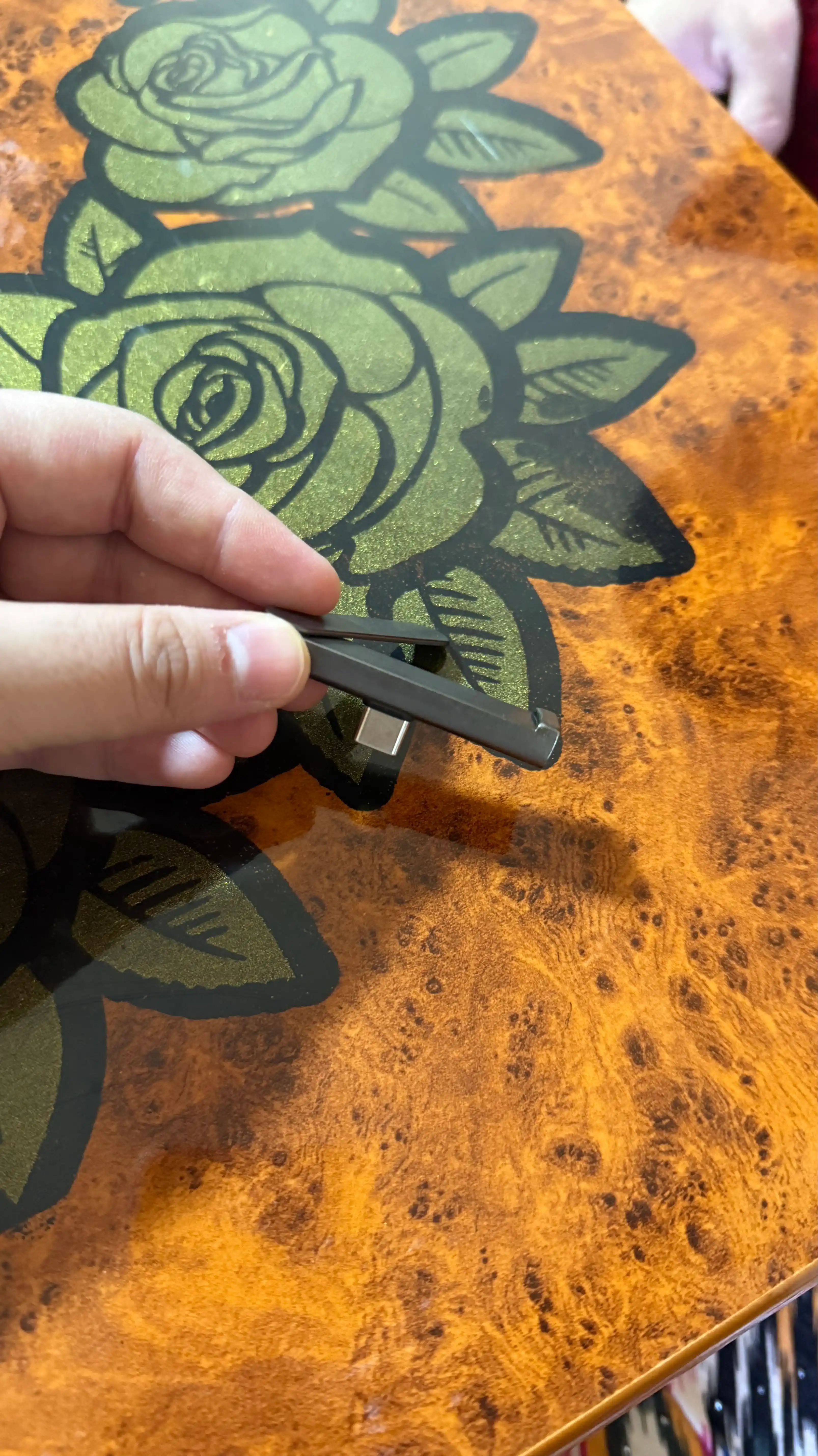 Кабель для зарядки телефона Type-C / USB → Type-C 240W со складной подставкой для телефона